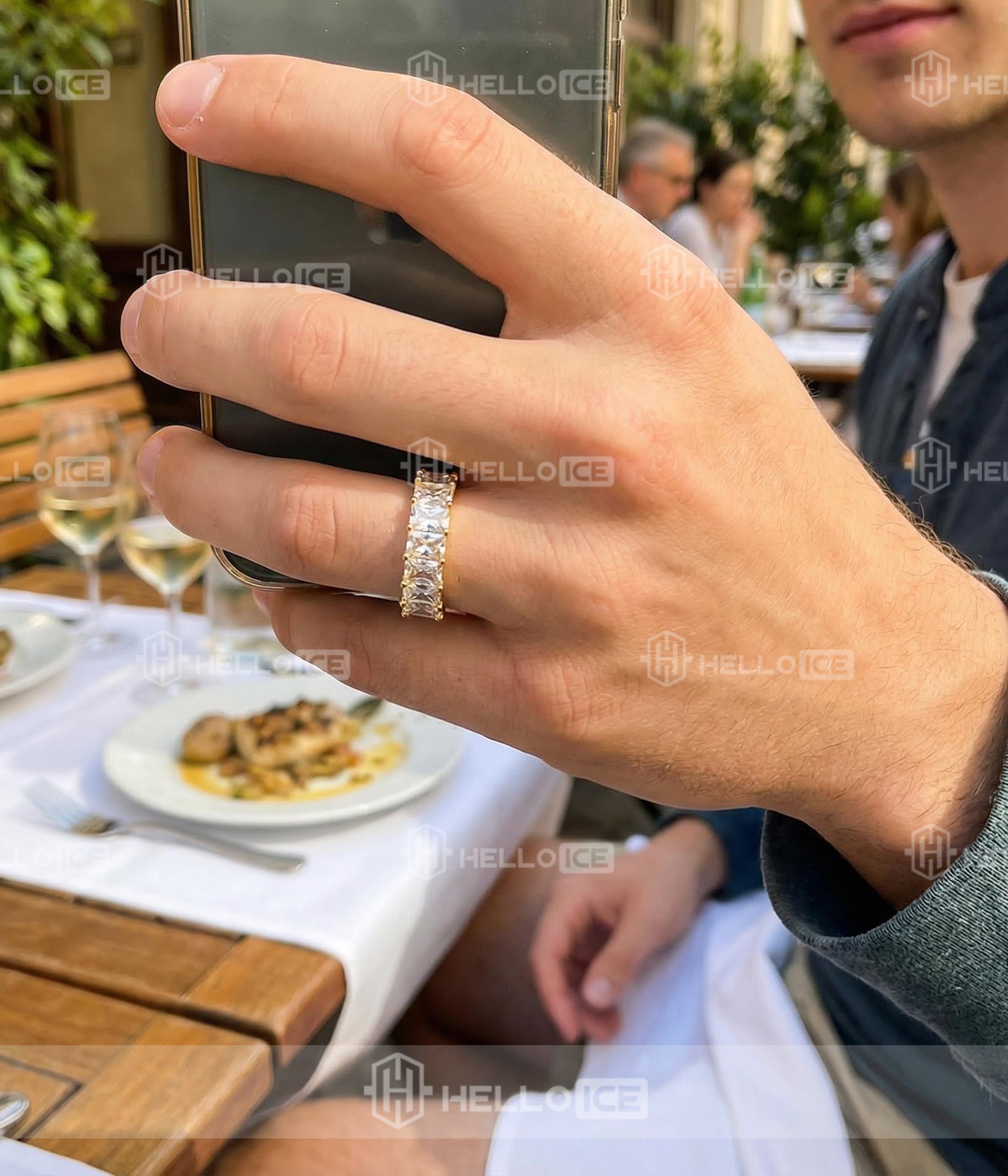 Helloice Review Image