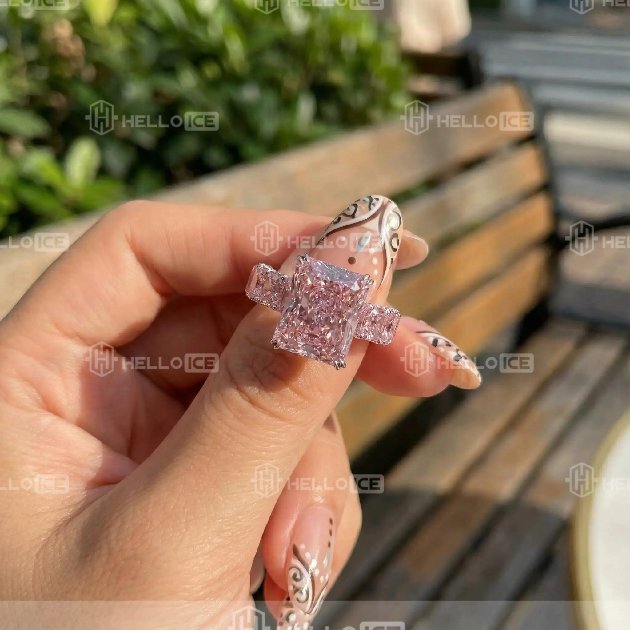 Helloice Review Image