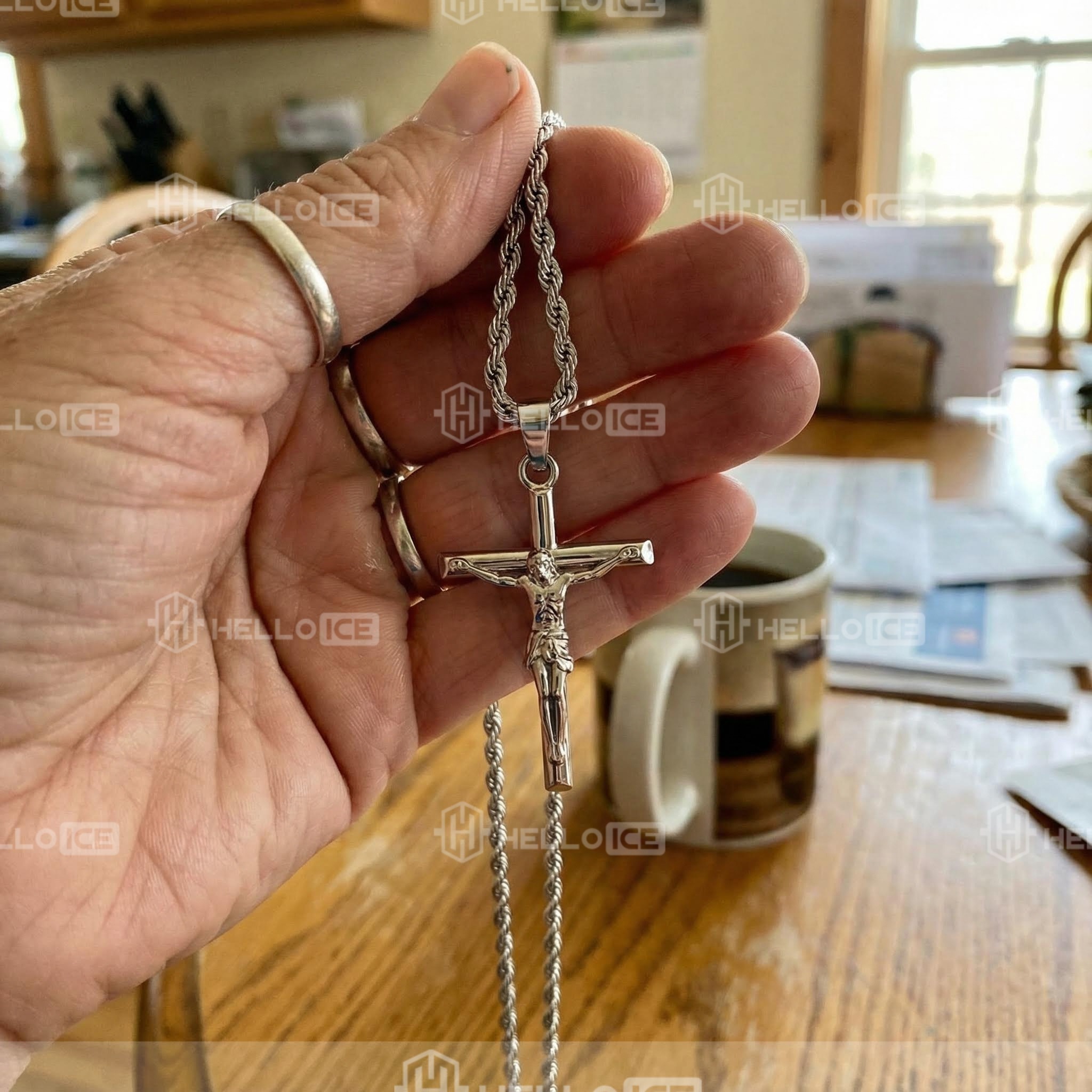 Helloice Review Image