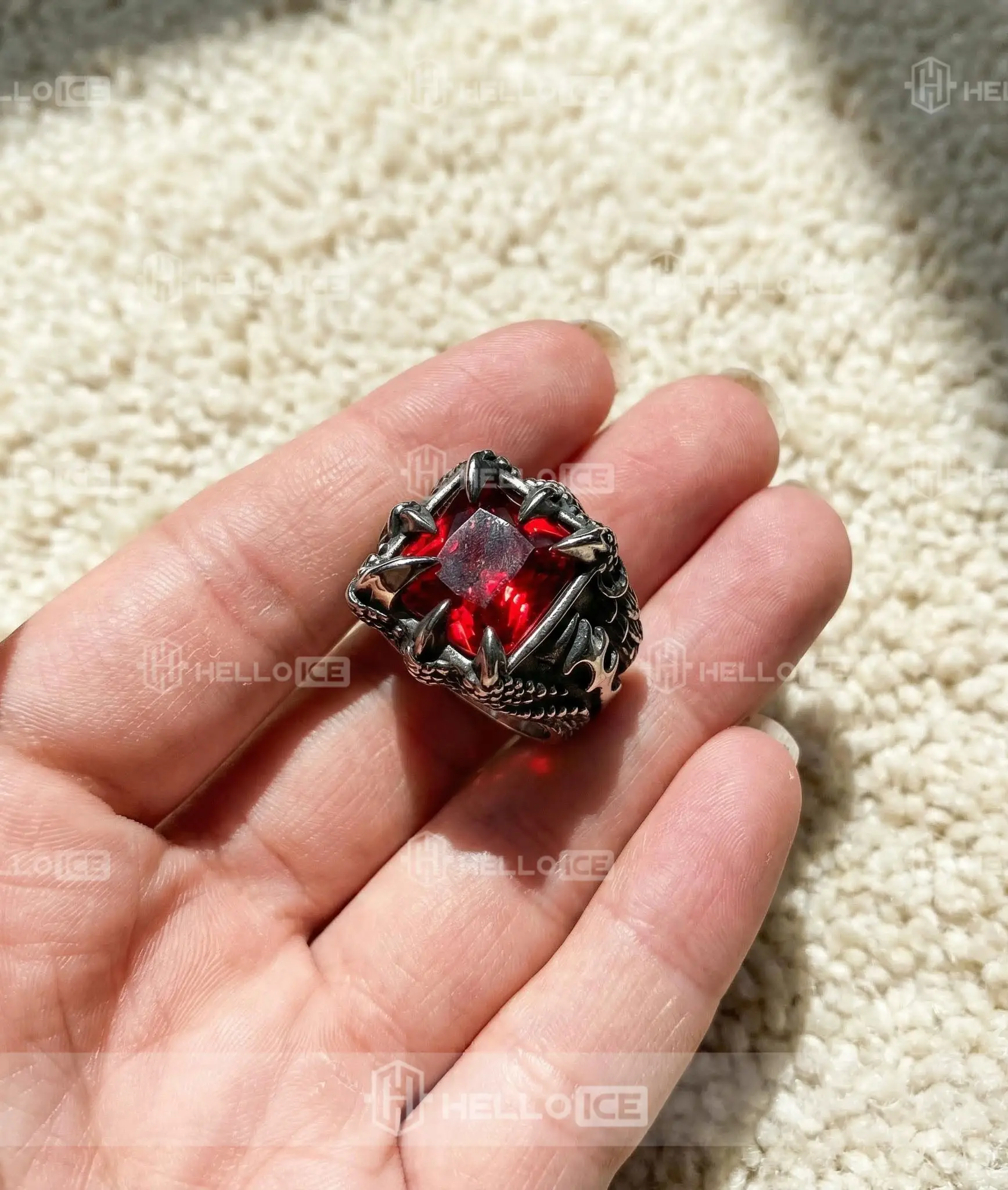 Helloice Review Image