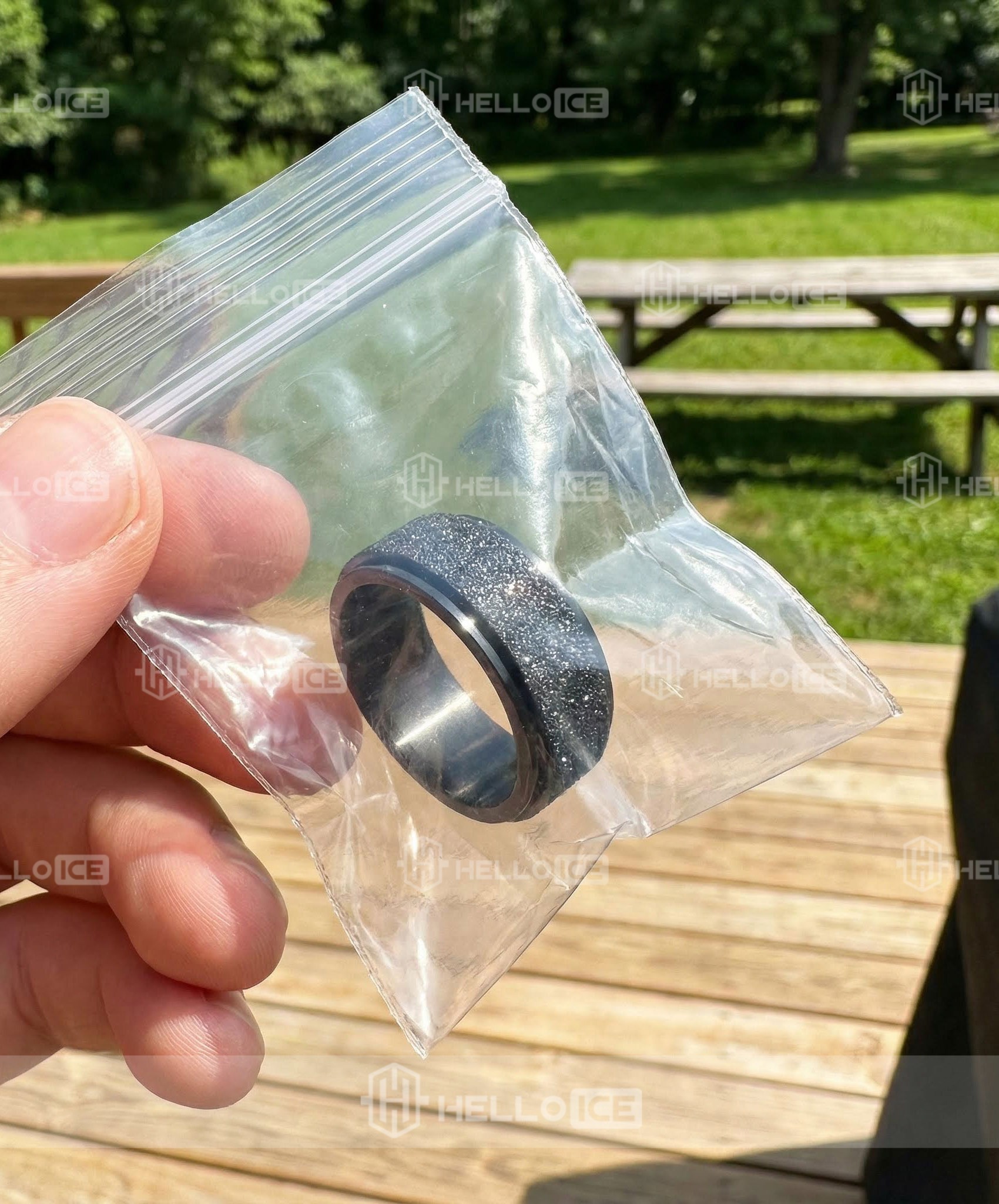 Helloice Review Image