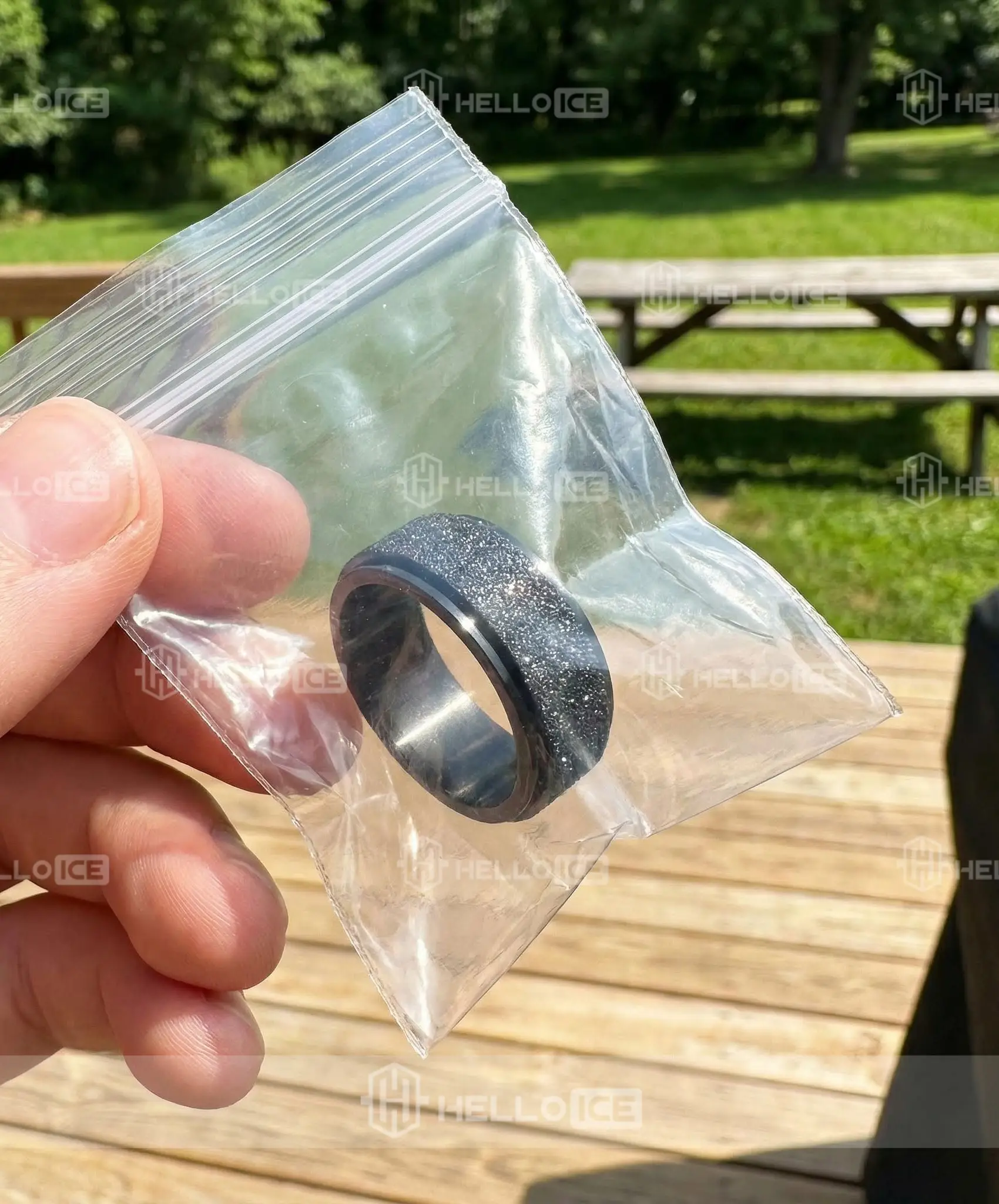 Helloice Review Image