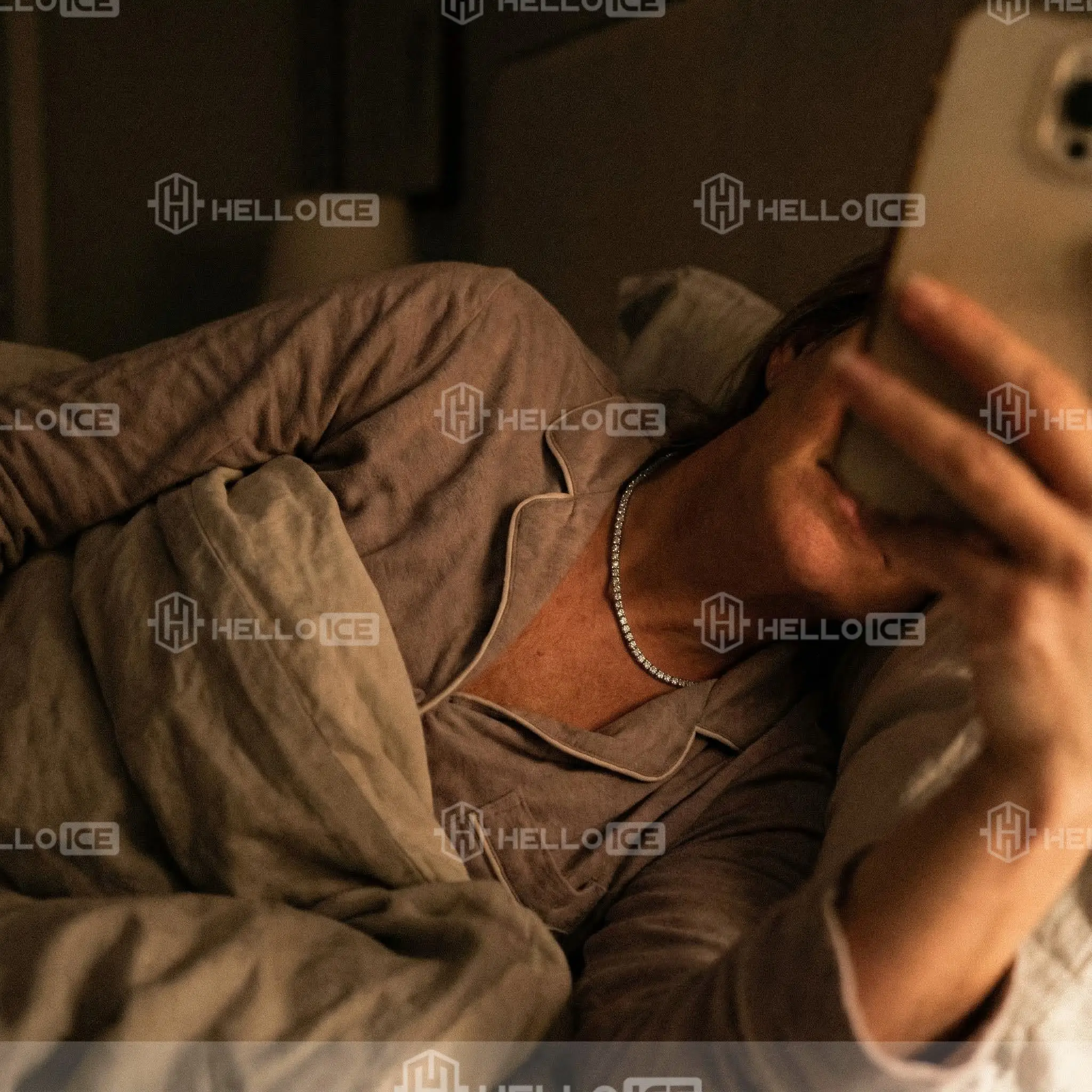 Helloice Review Image