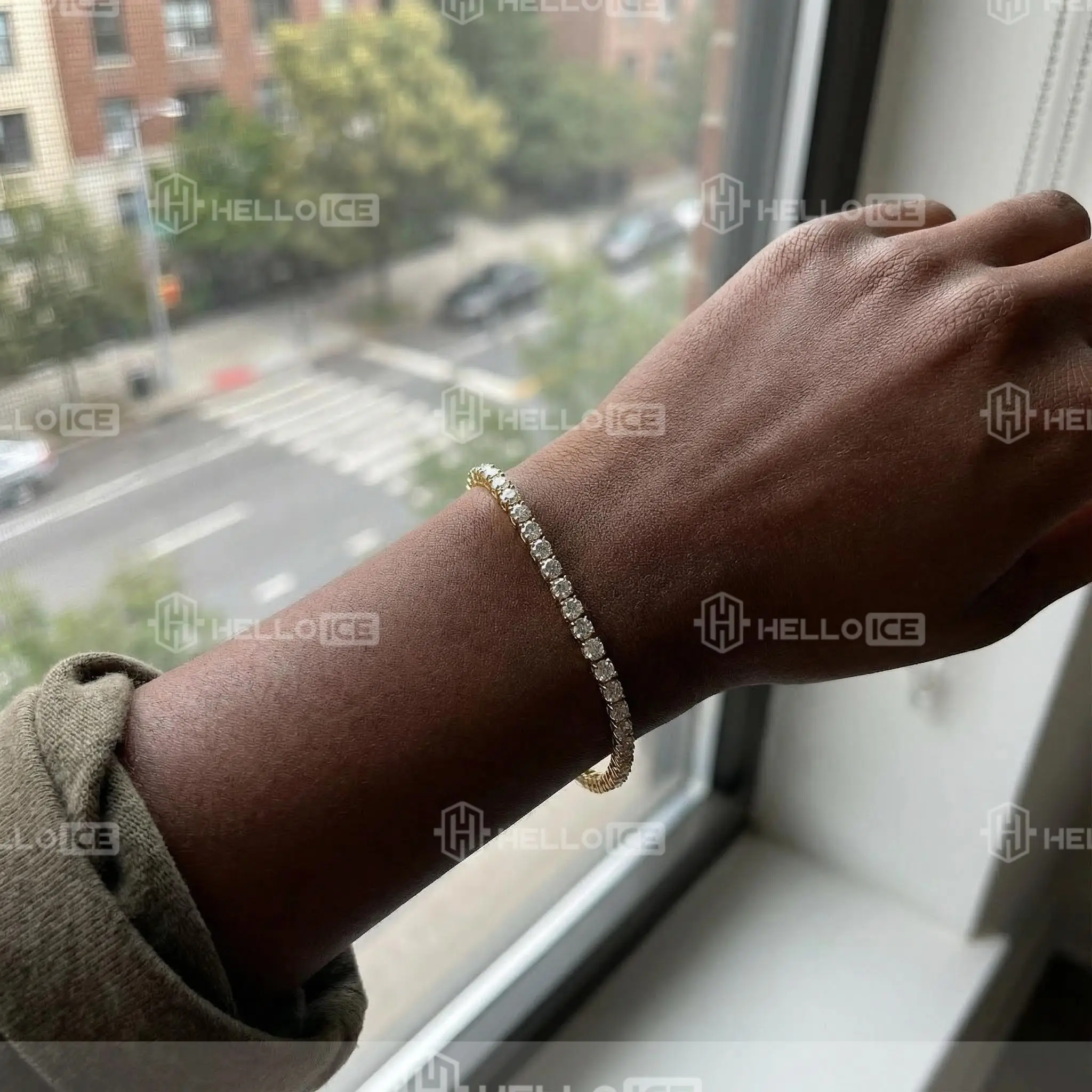 Helloice Review Image