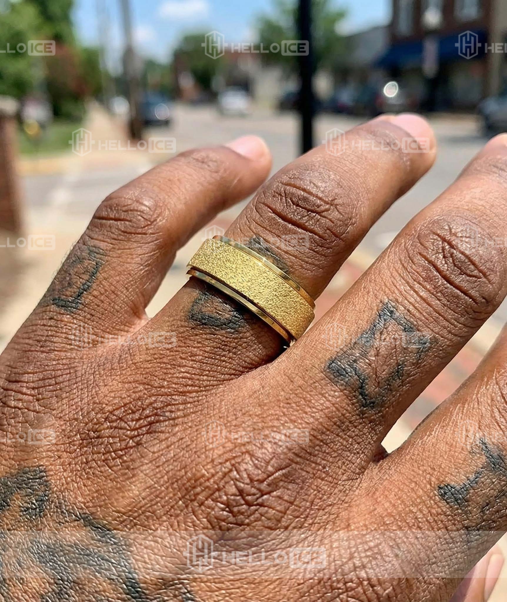 Helloice Review Image