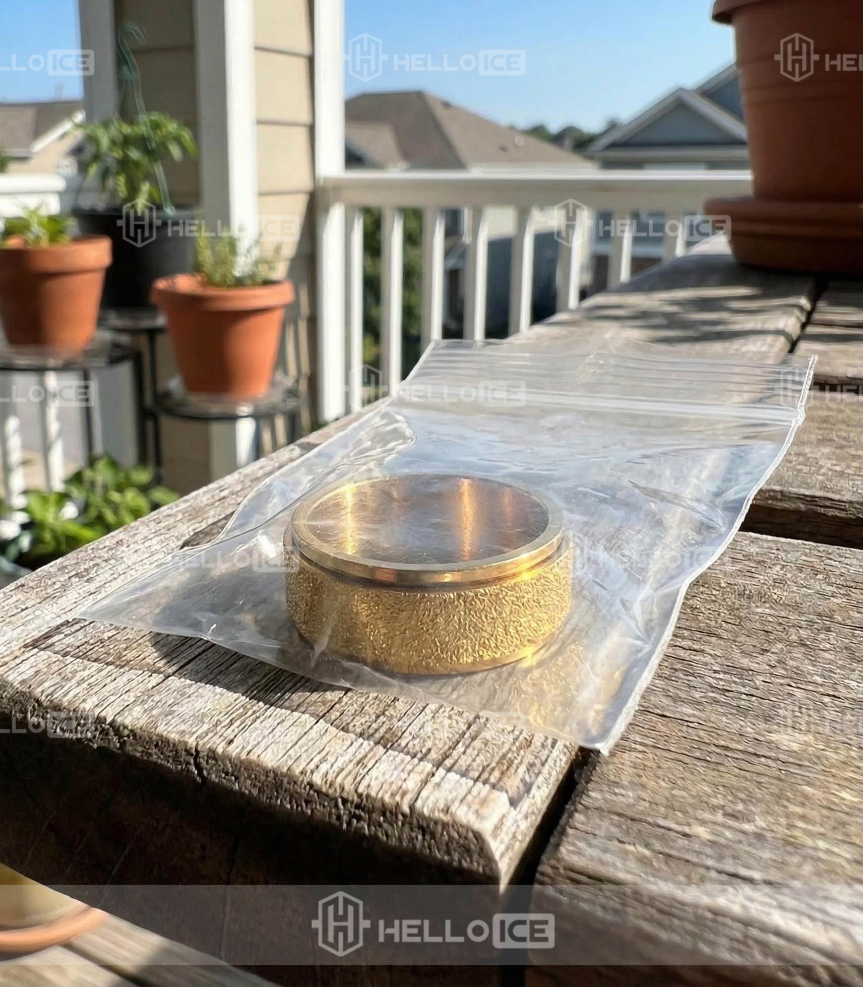 Helloice Review Image