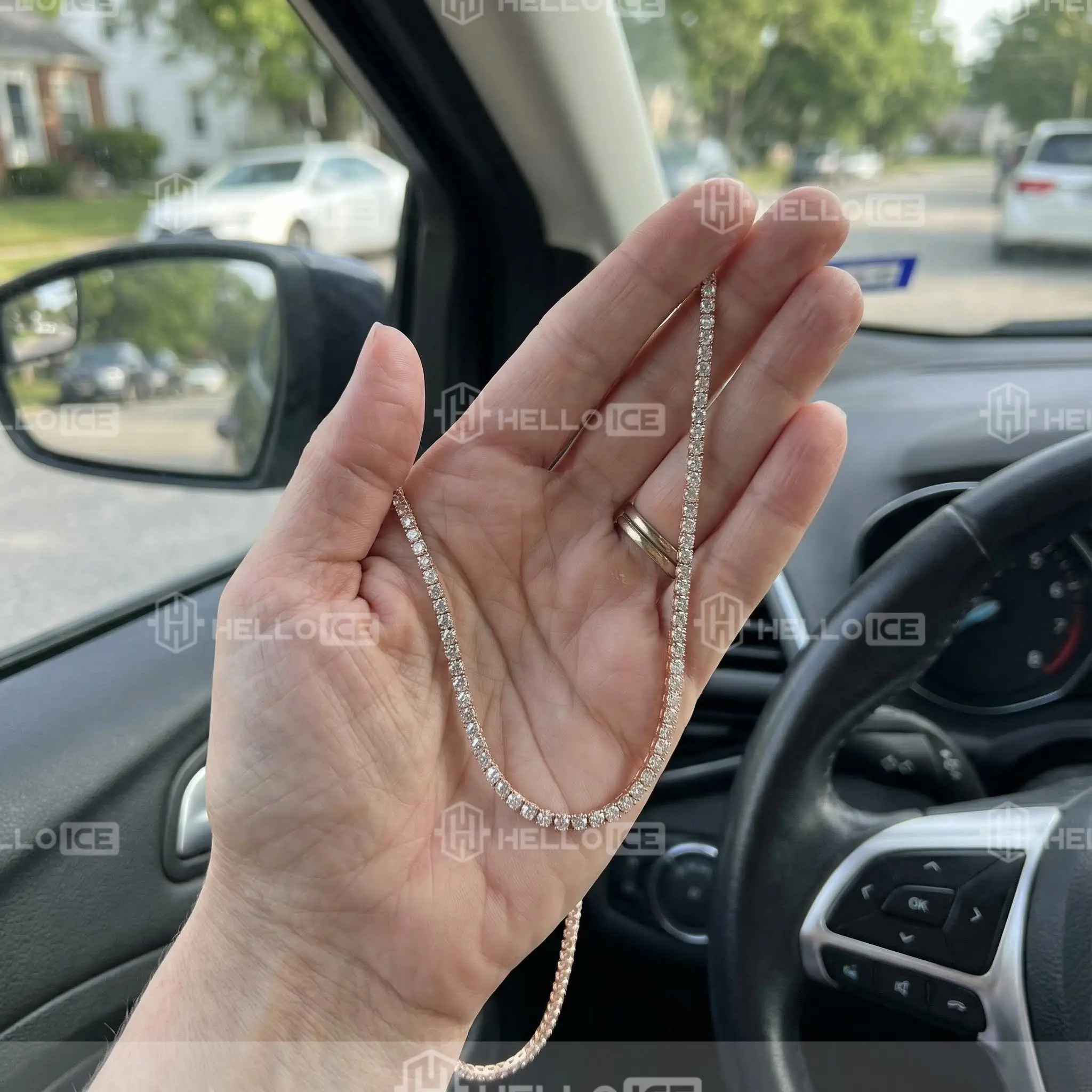 Helloice Review Image