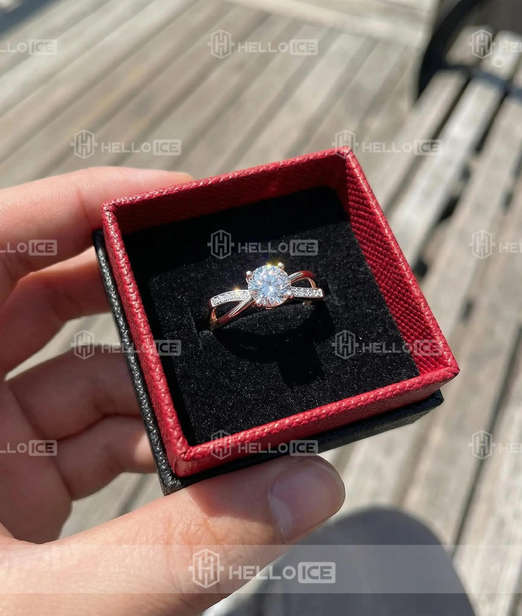 Helloice Review Image