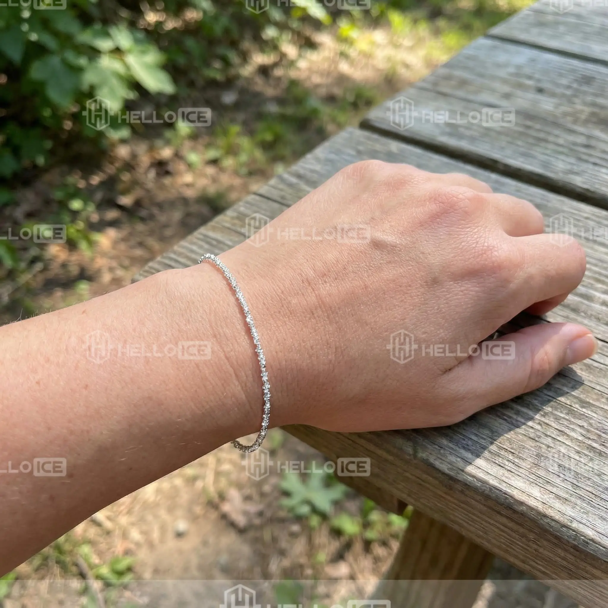 Helloice Review Image