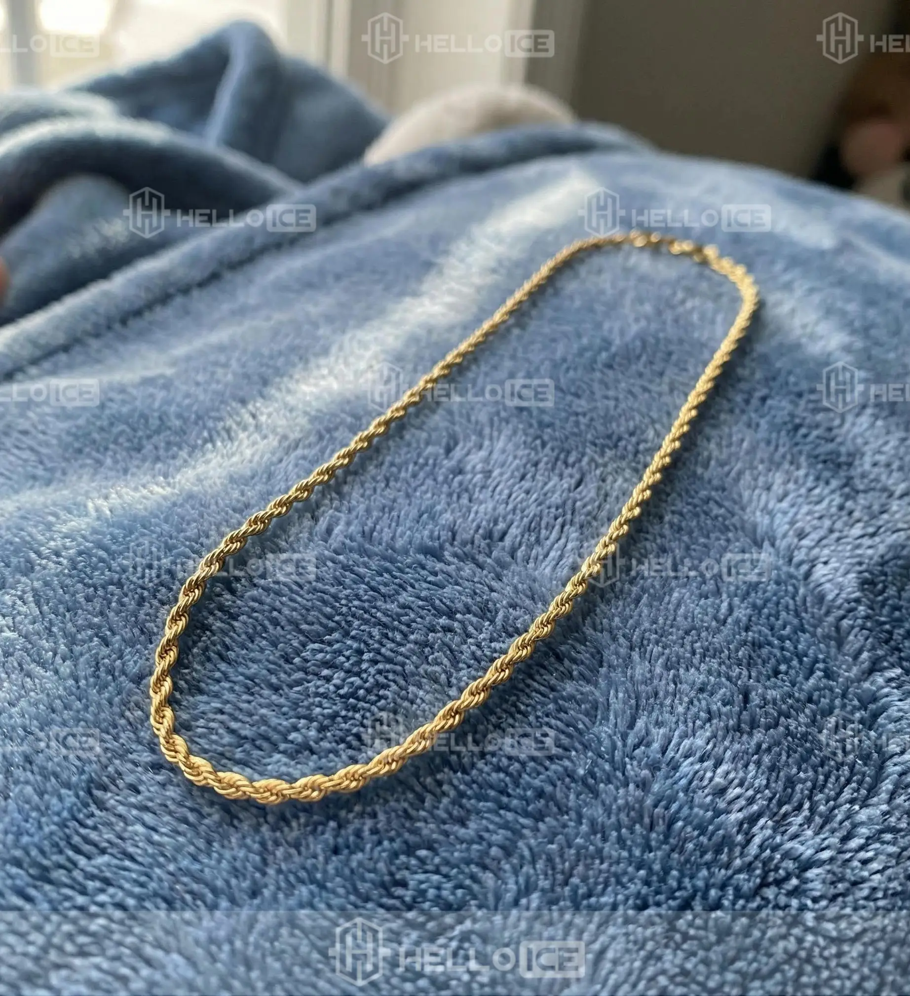 Helloice Review Image