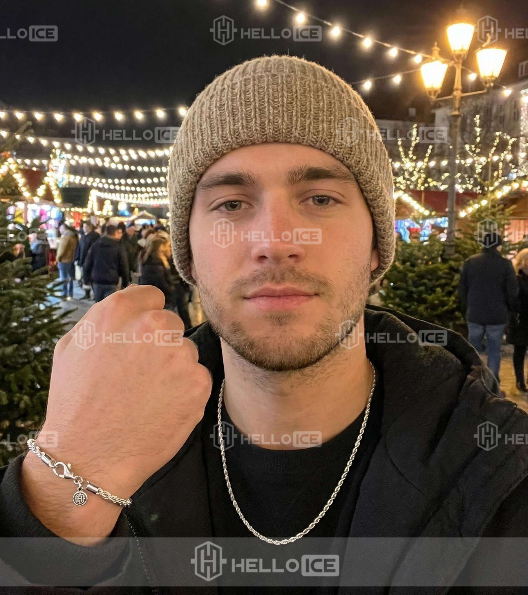 Helloice Review Image