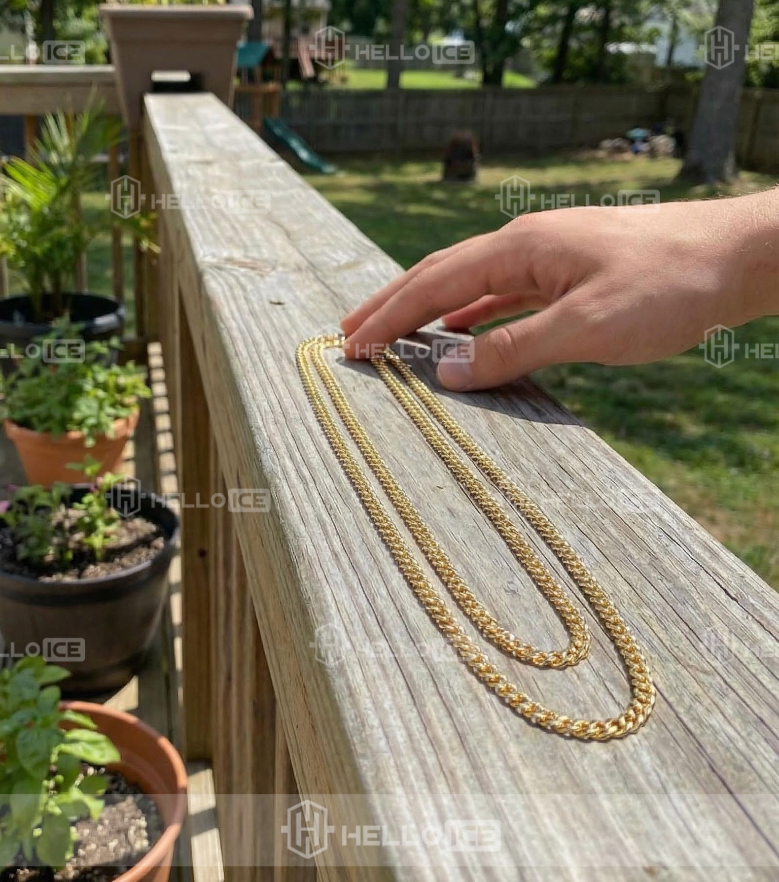 Helloice Review Image