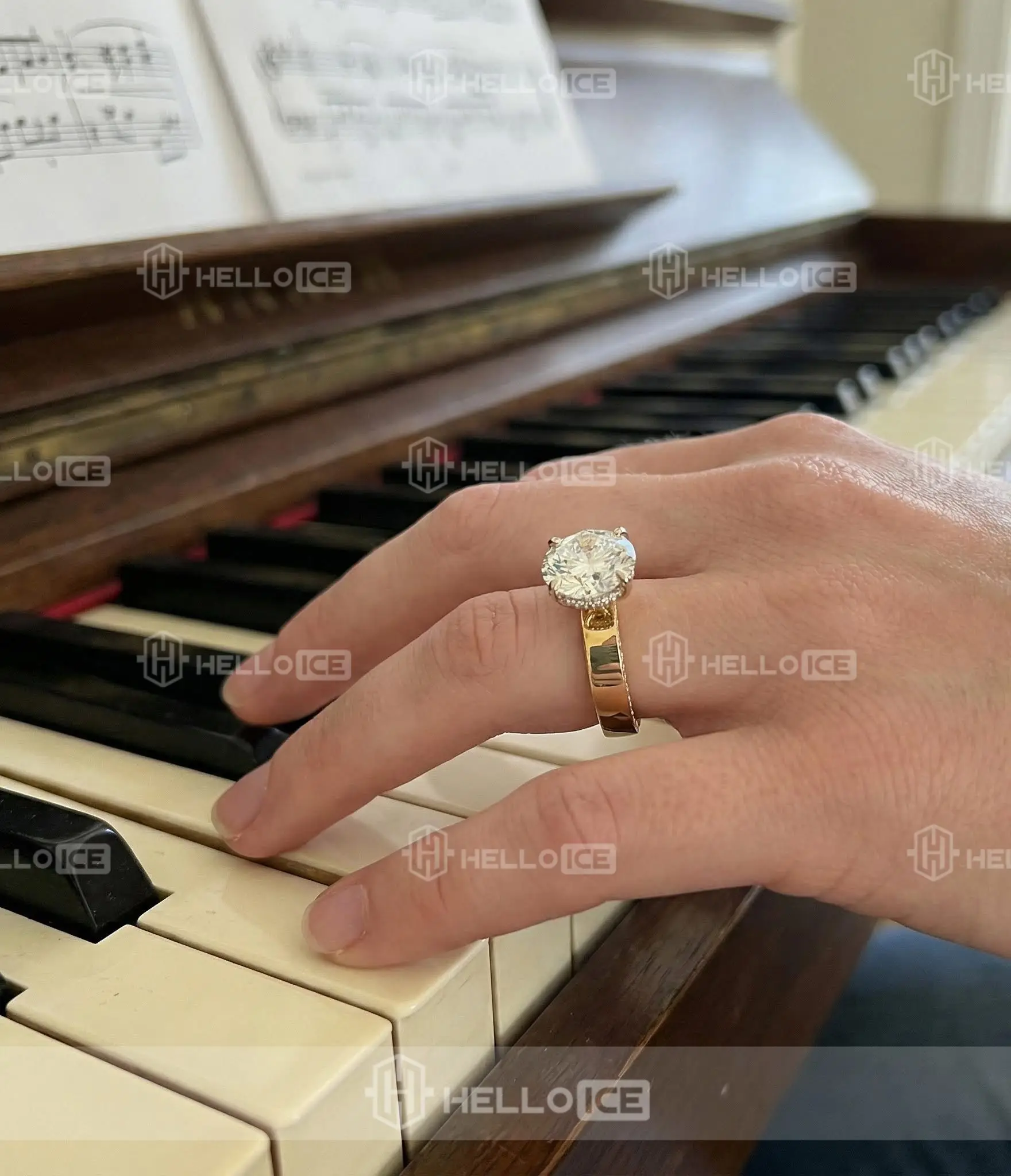 Helloice Review Image