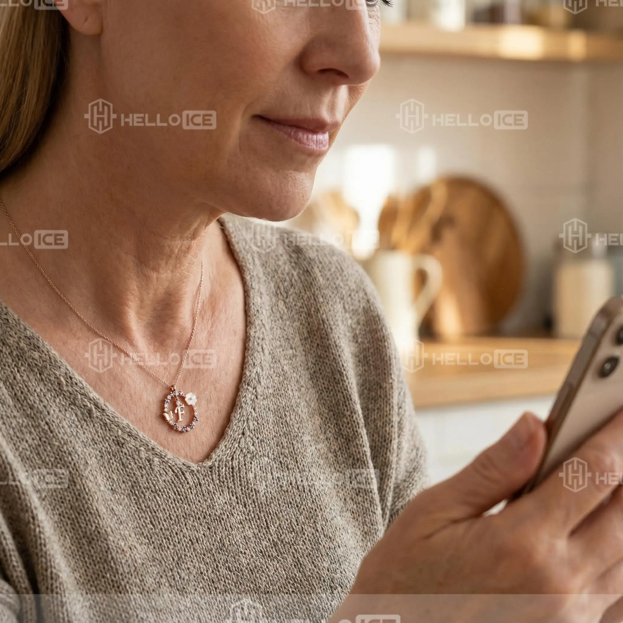 Helloice Review Image