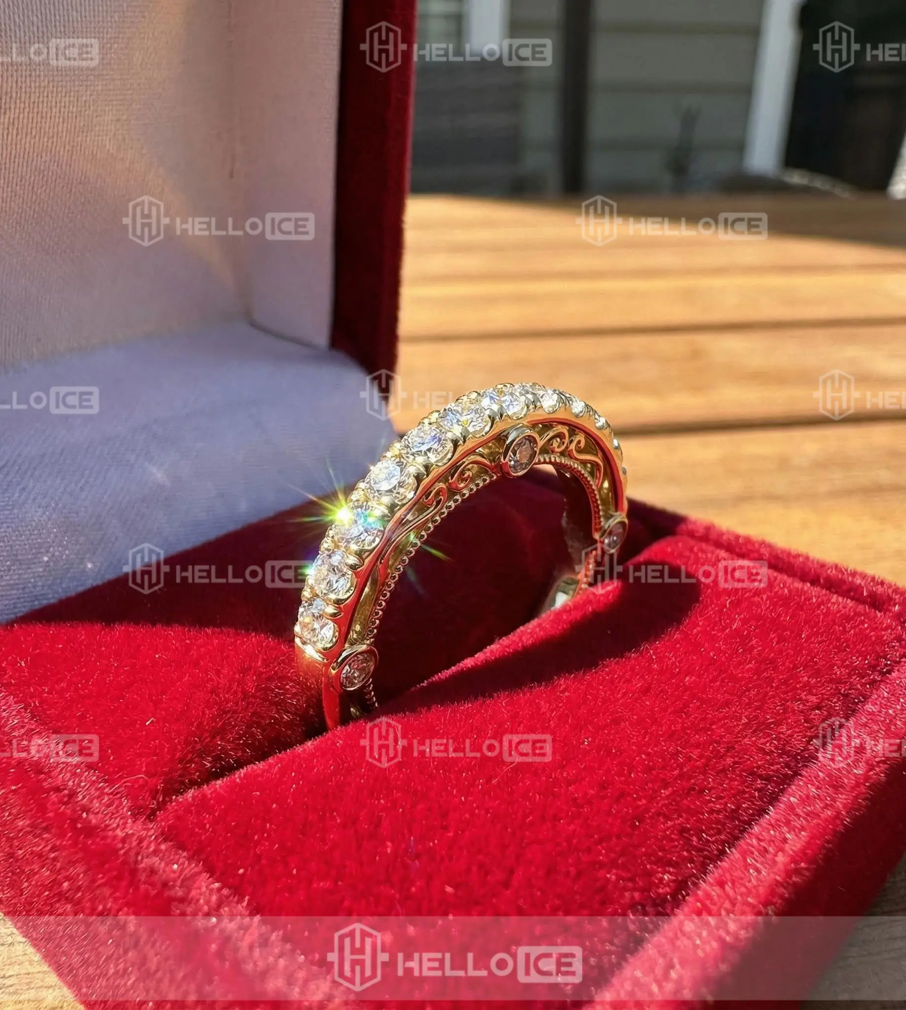 Helloice Review Image