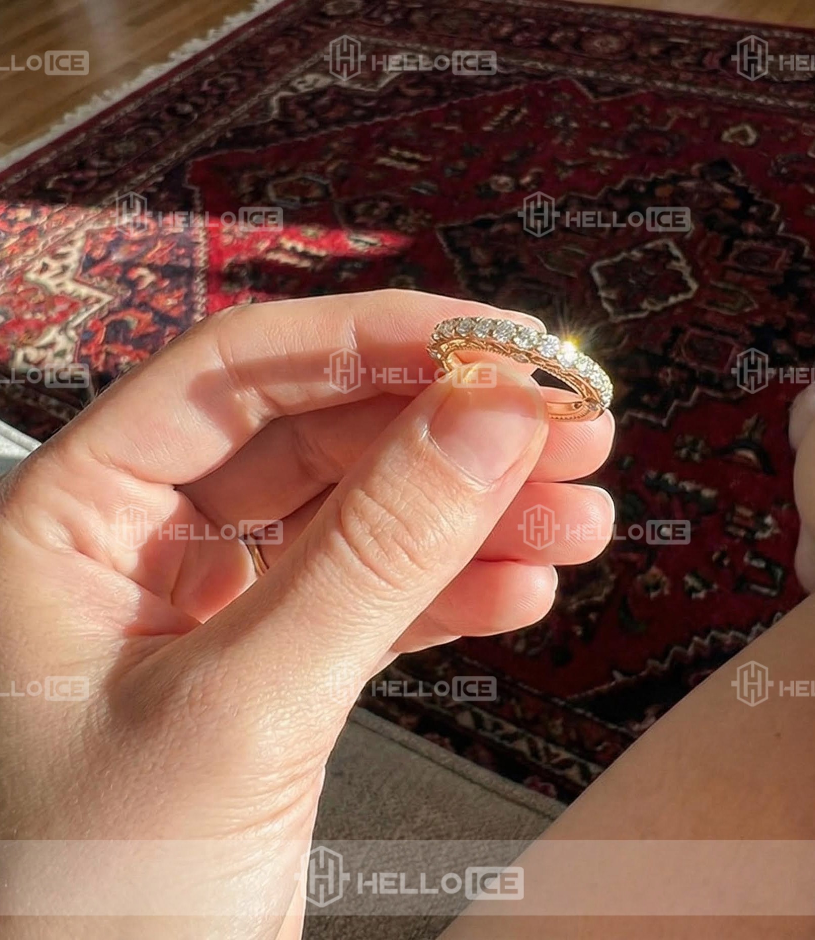 Helloice Review Image