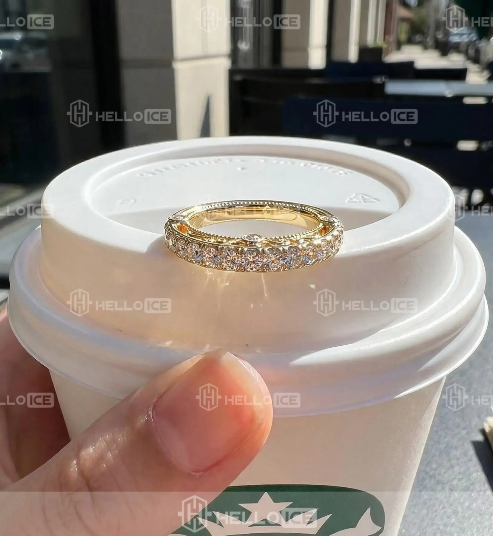 Helloice Review Image