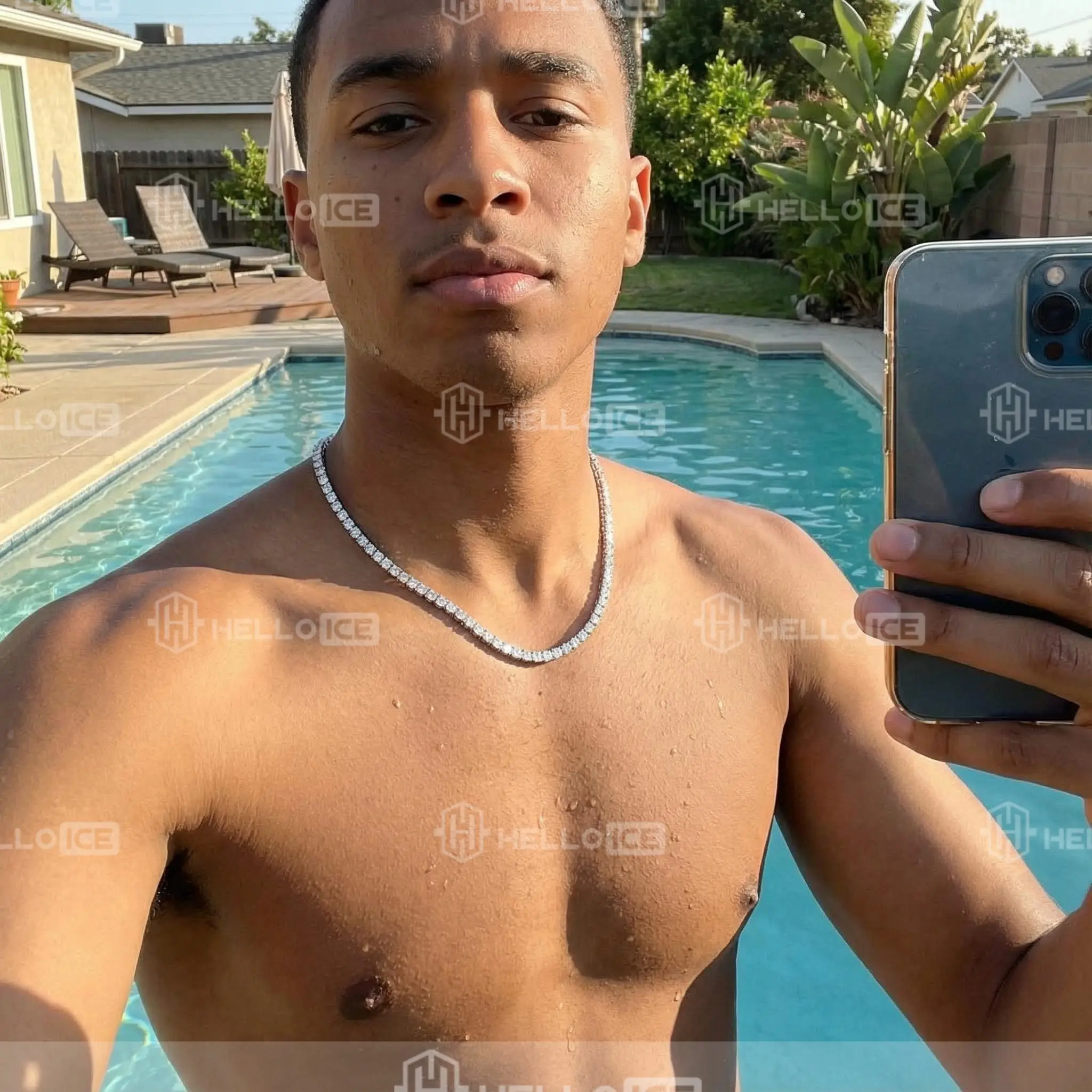 Helloice Review Image