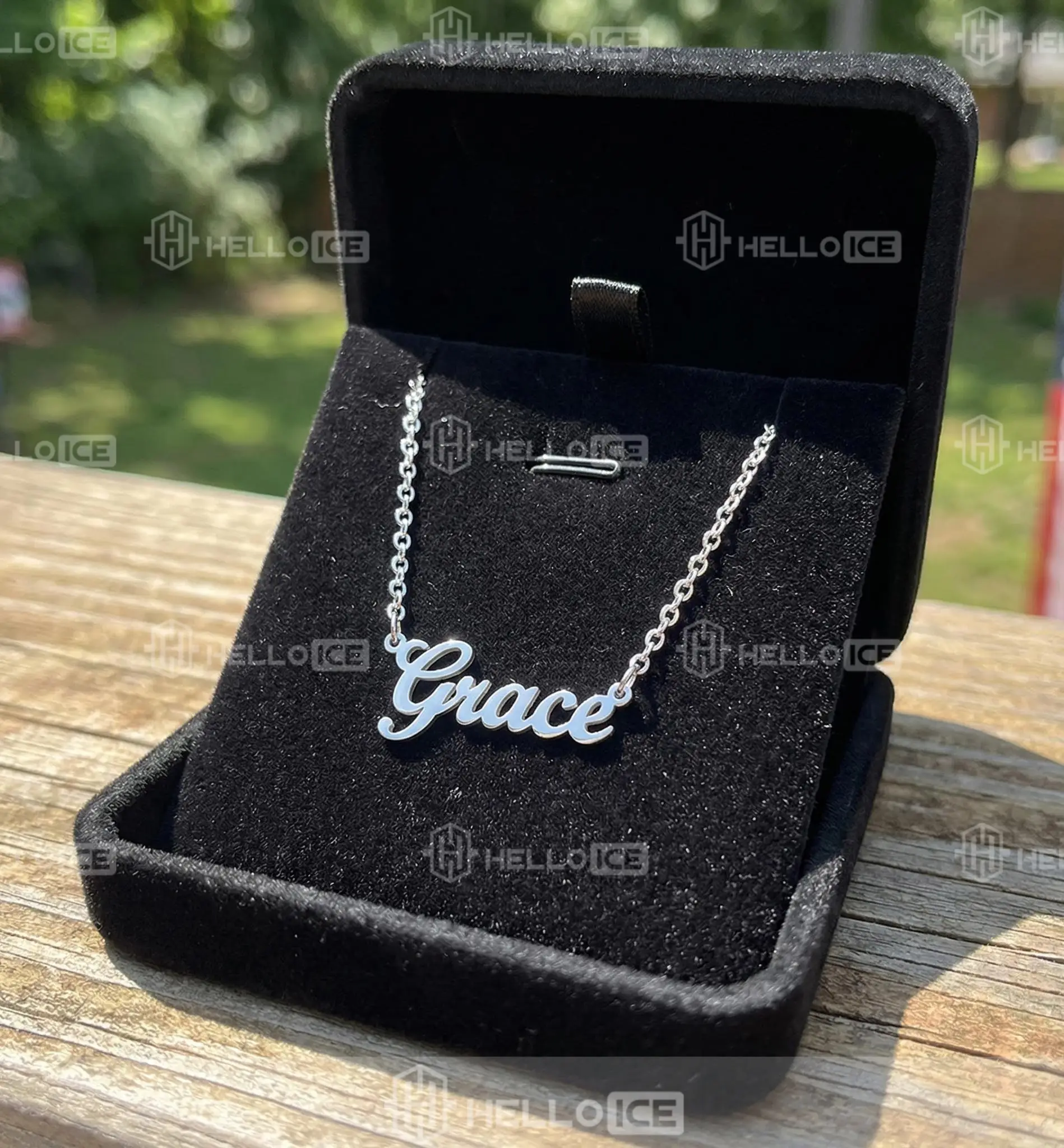 Helloice Review Image