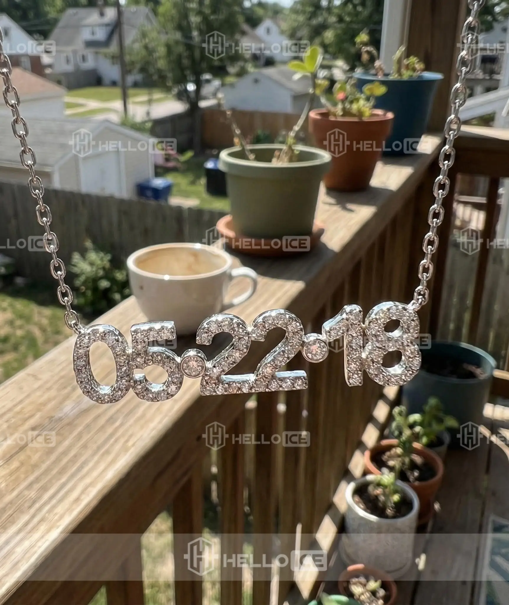 Helloice Review Image