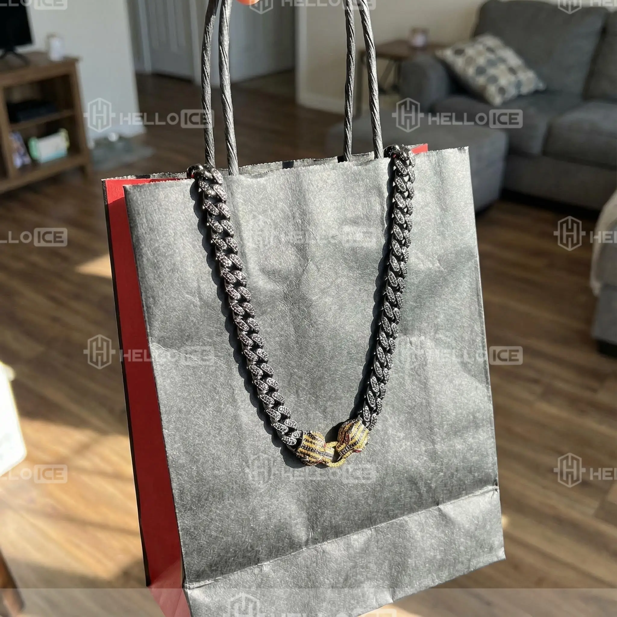 Helloice Review Image