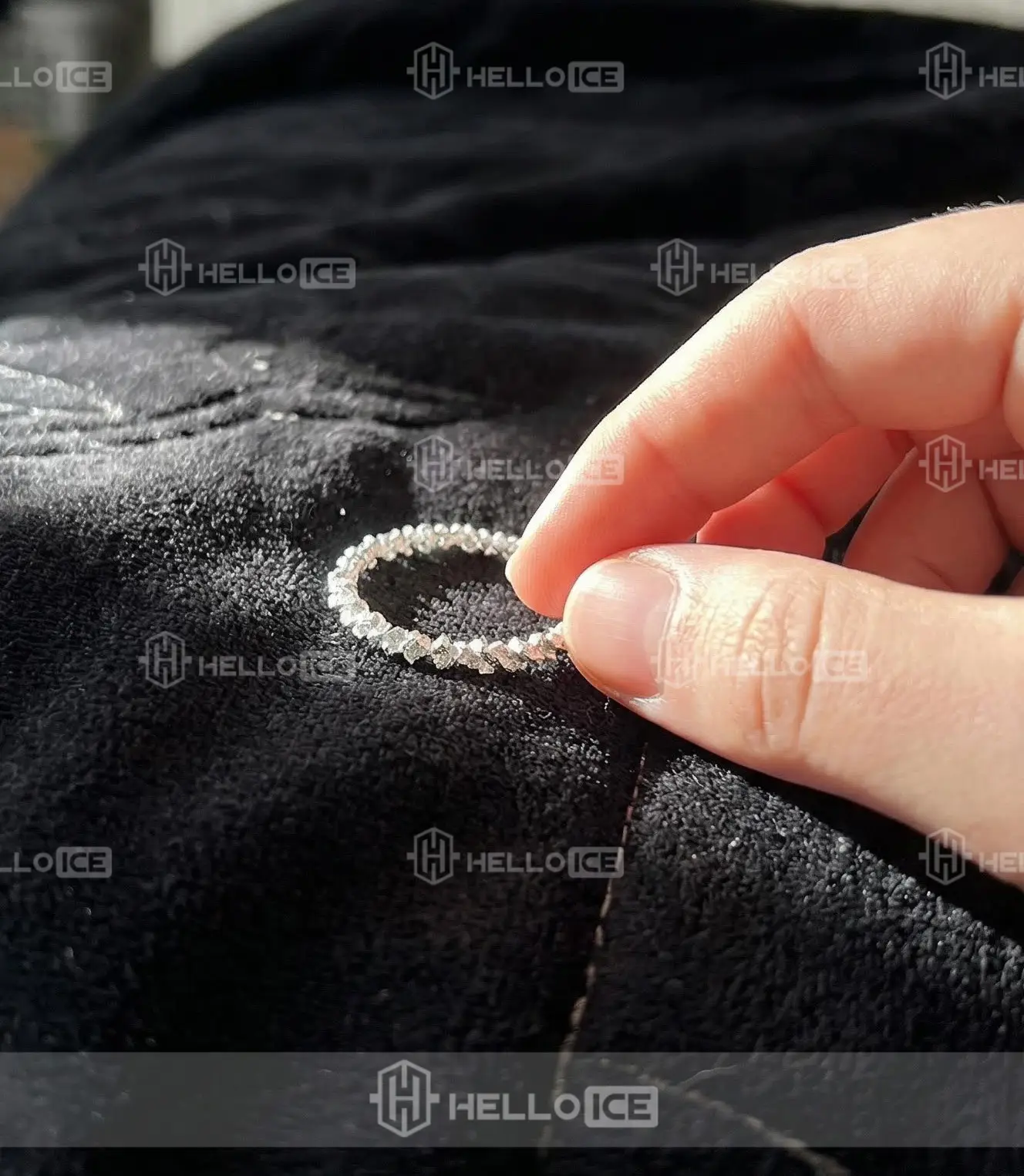 Helloice Review Image