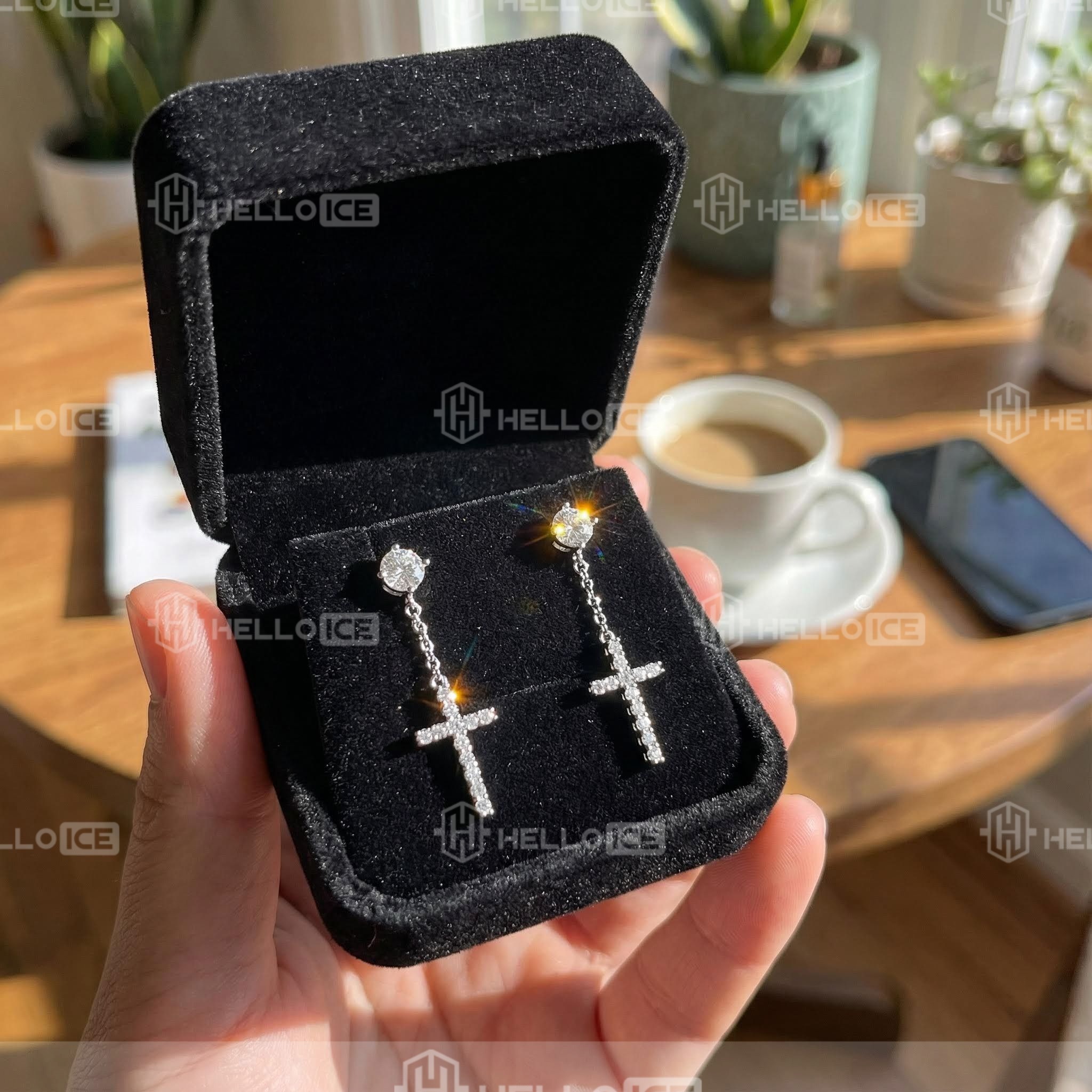 Helloice Review Image