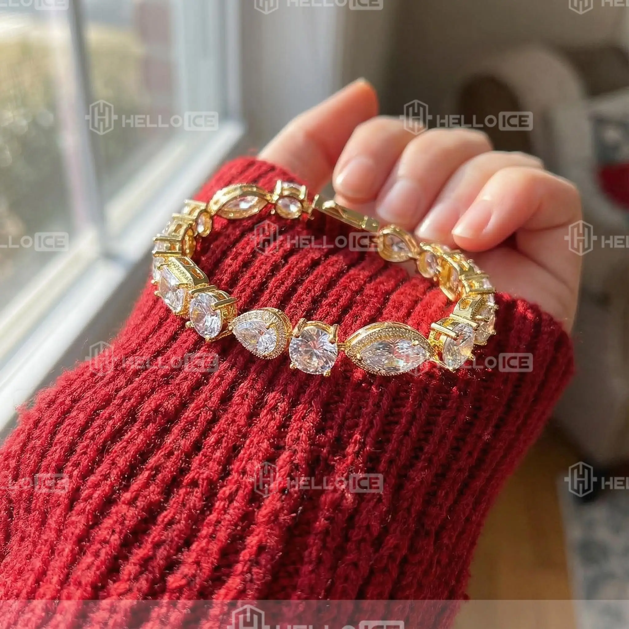 Helloice Review Image