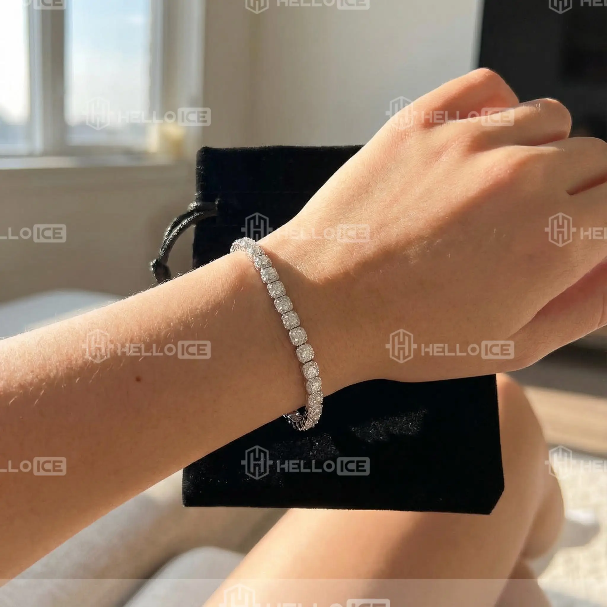 Helloice Review Image