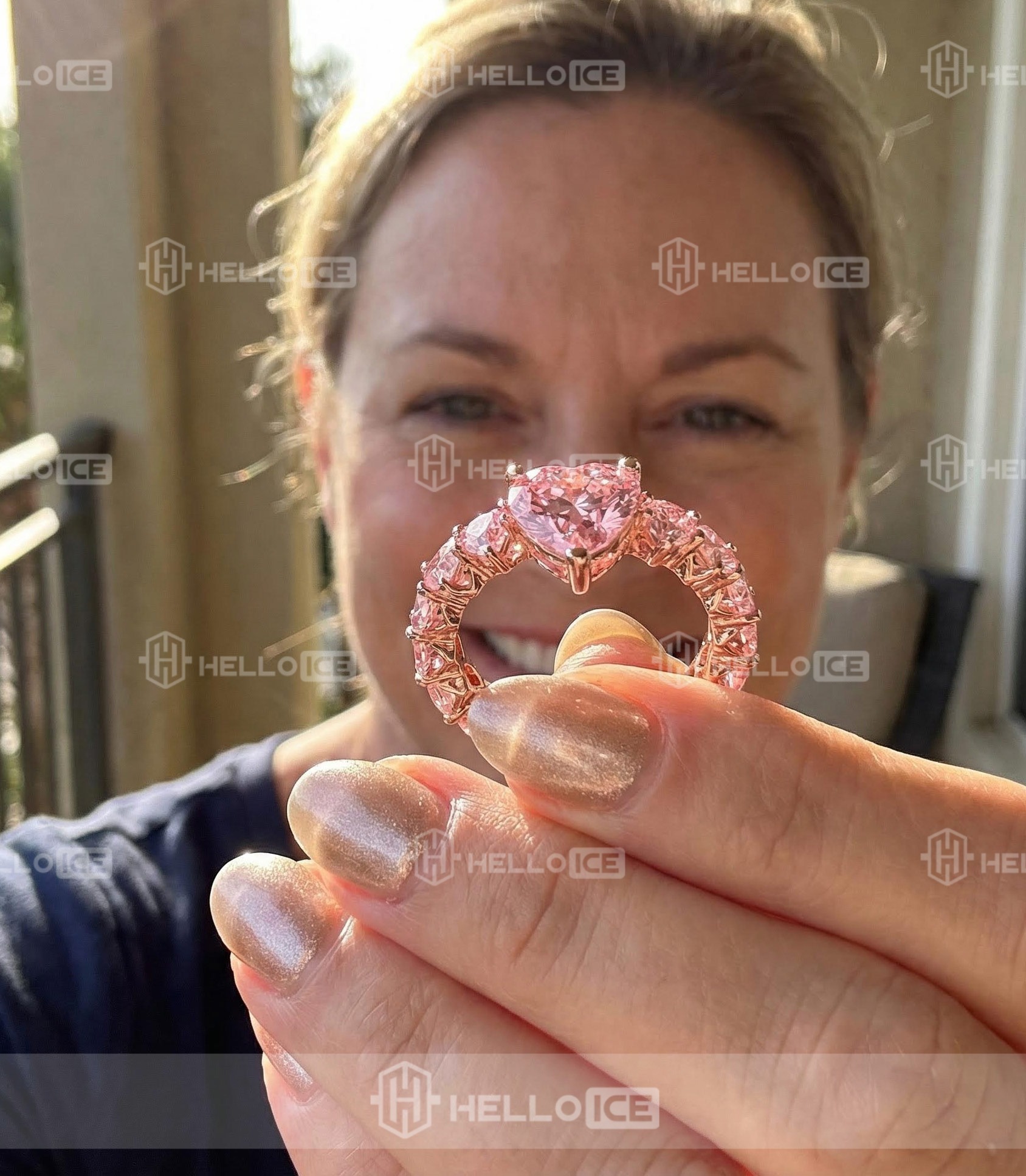 Helloice Review Image