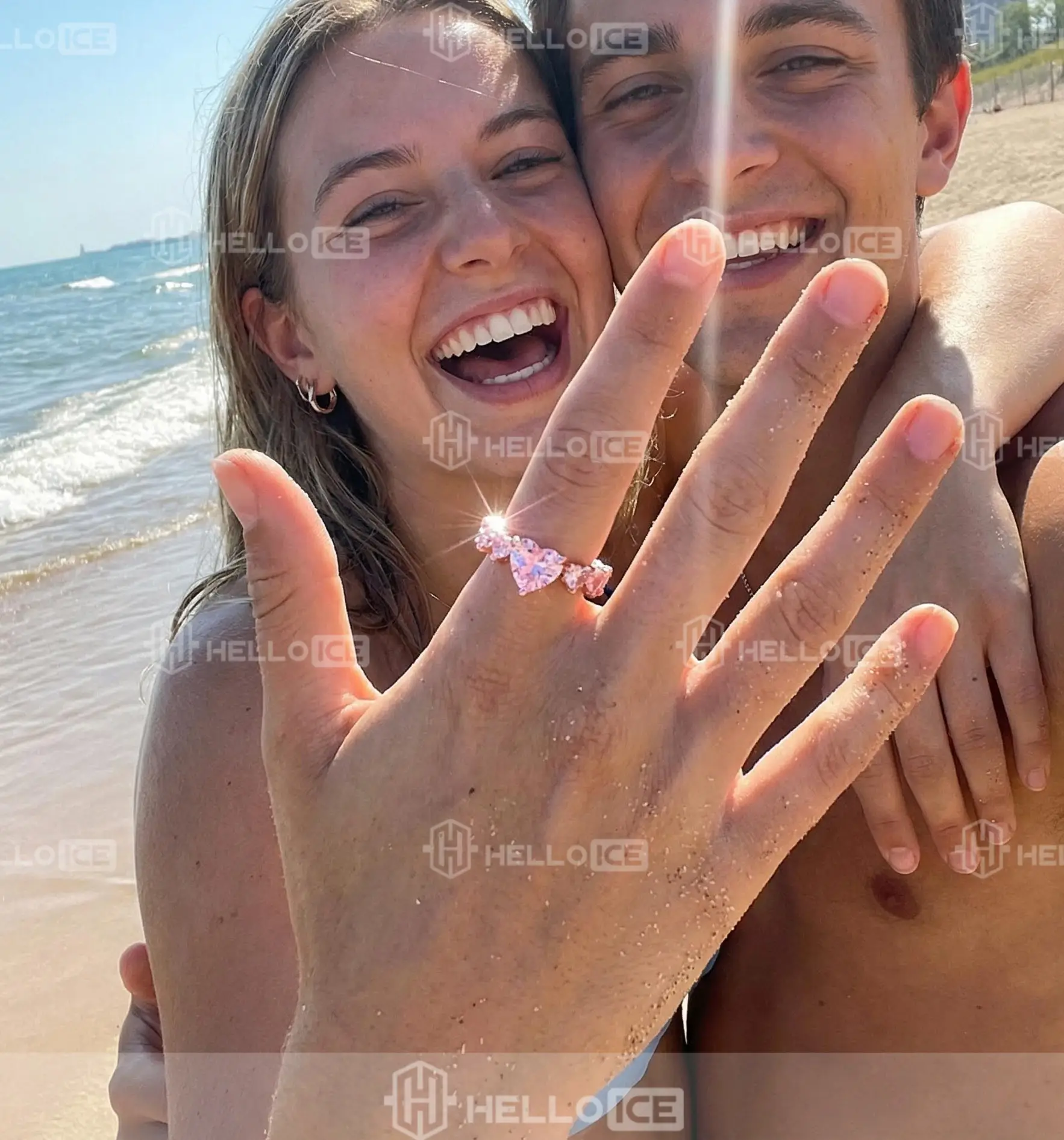 Helloice Review Image