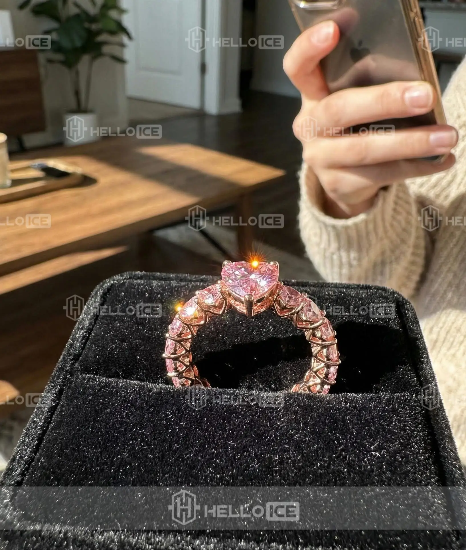 Helloice Review Image