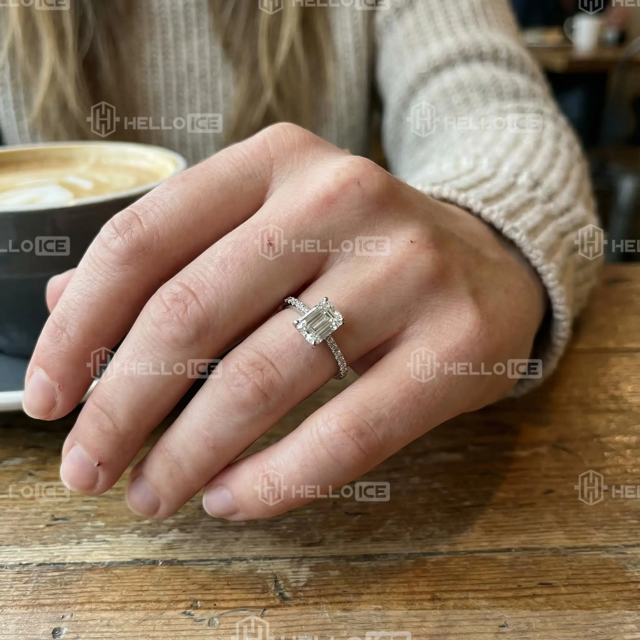 Helloice Review Image