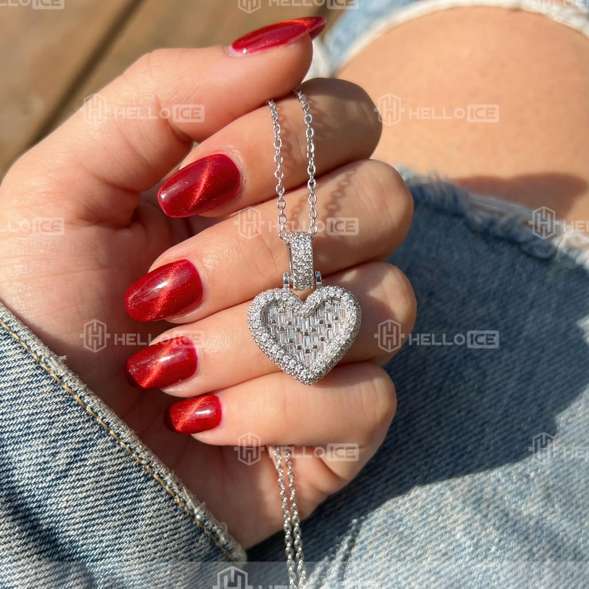 Helloice Review Image