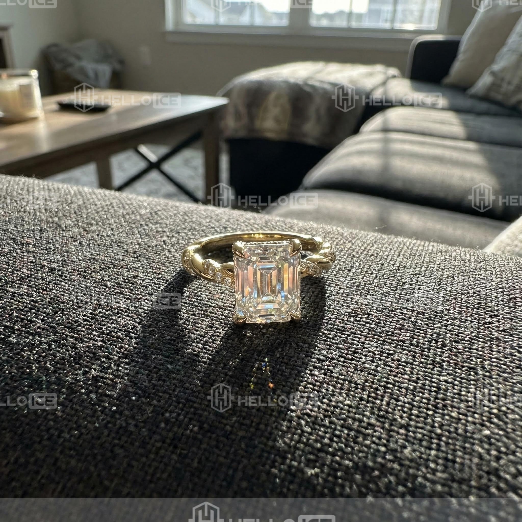 Helloice Review Image