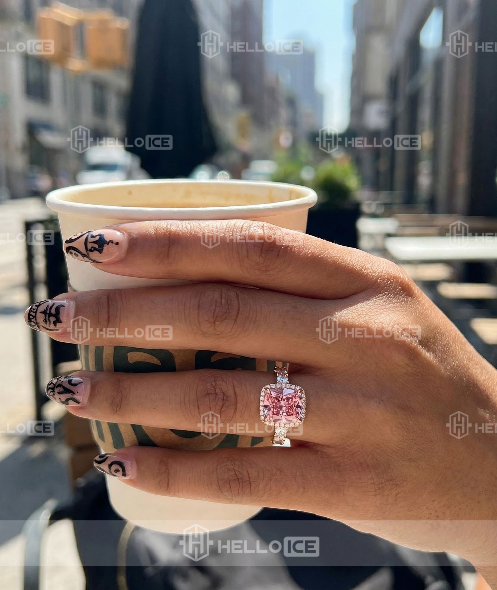 Helloice Review Image