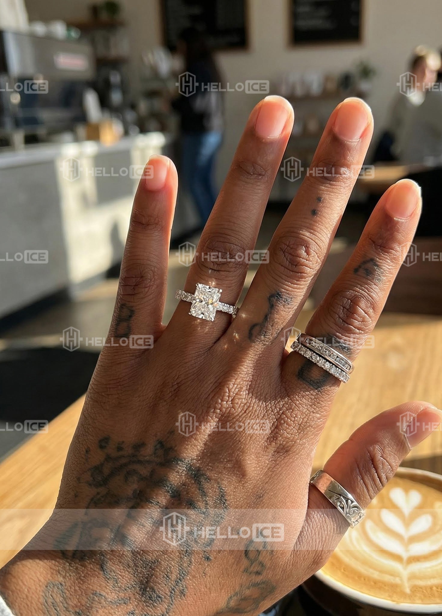 Helloice Review Image