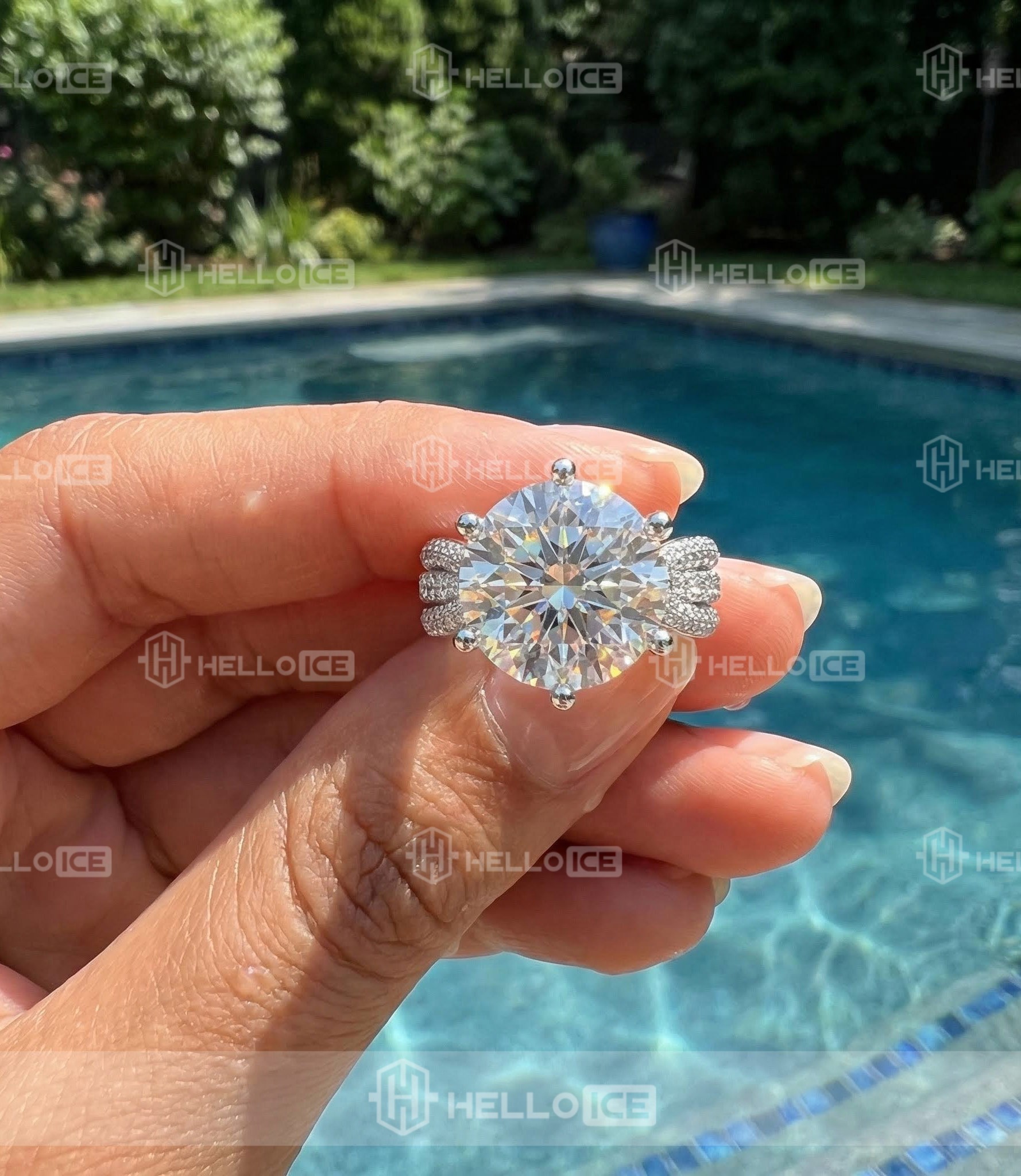 Helloice Review Image