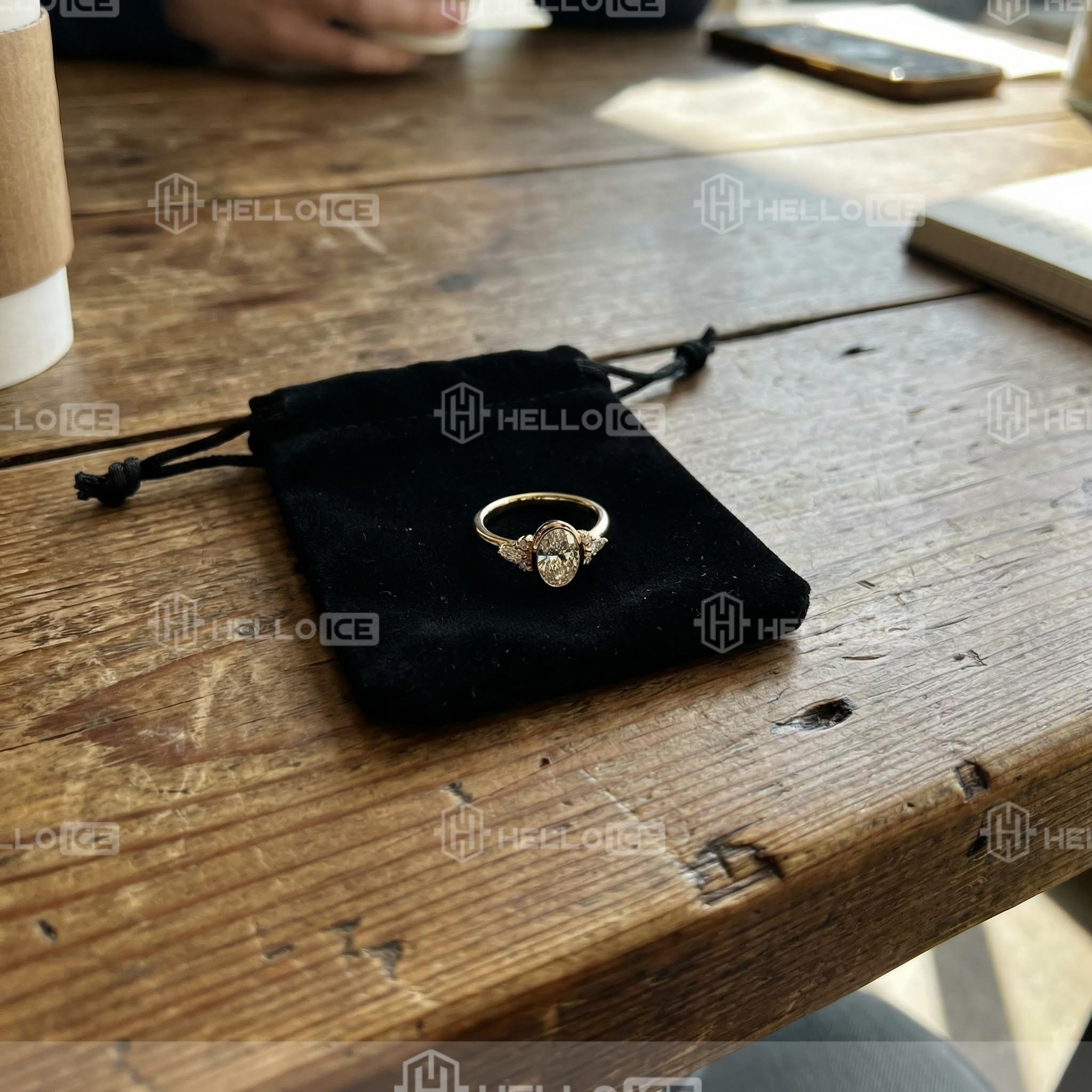 Helloice Review Image