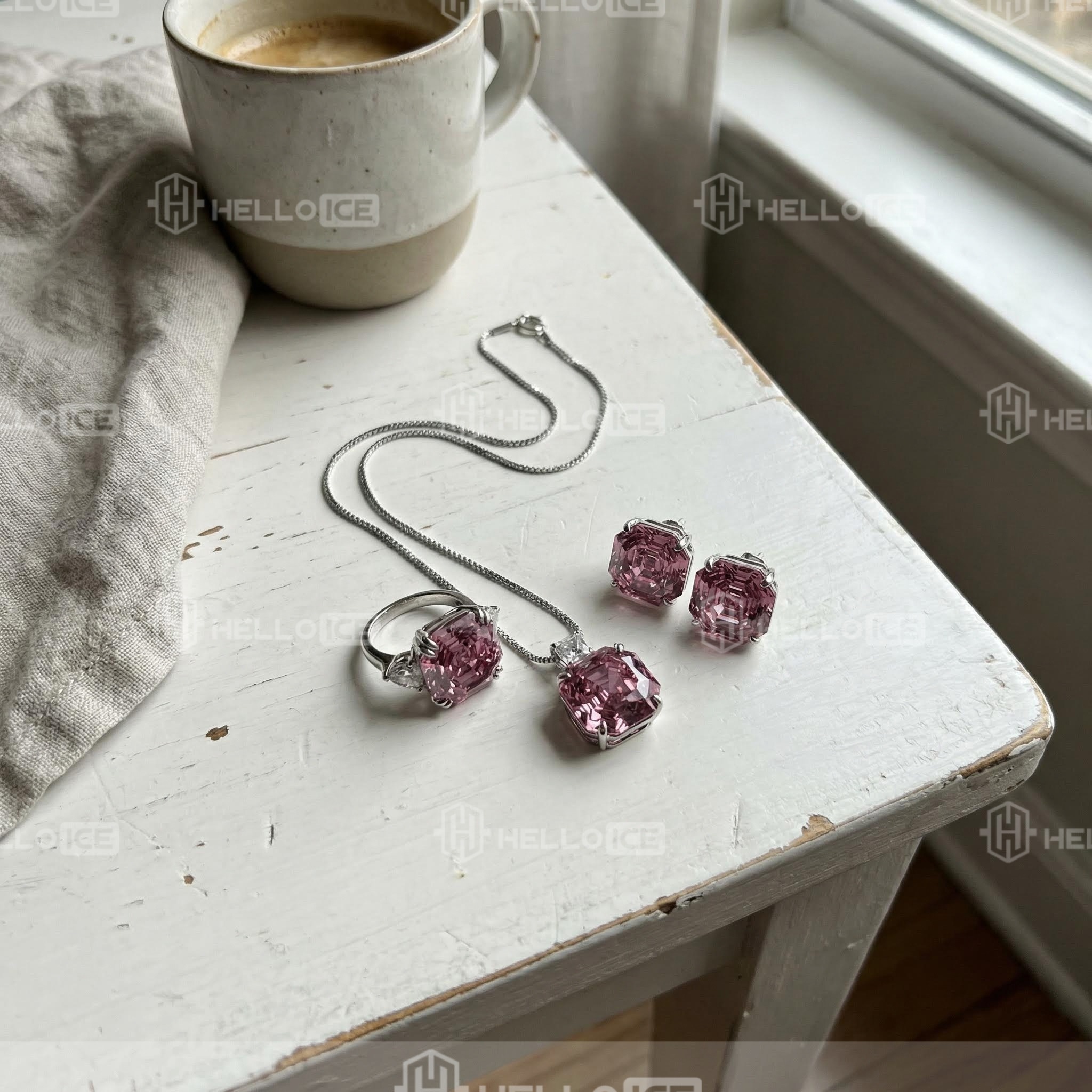 Helloice Review Image