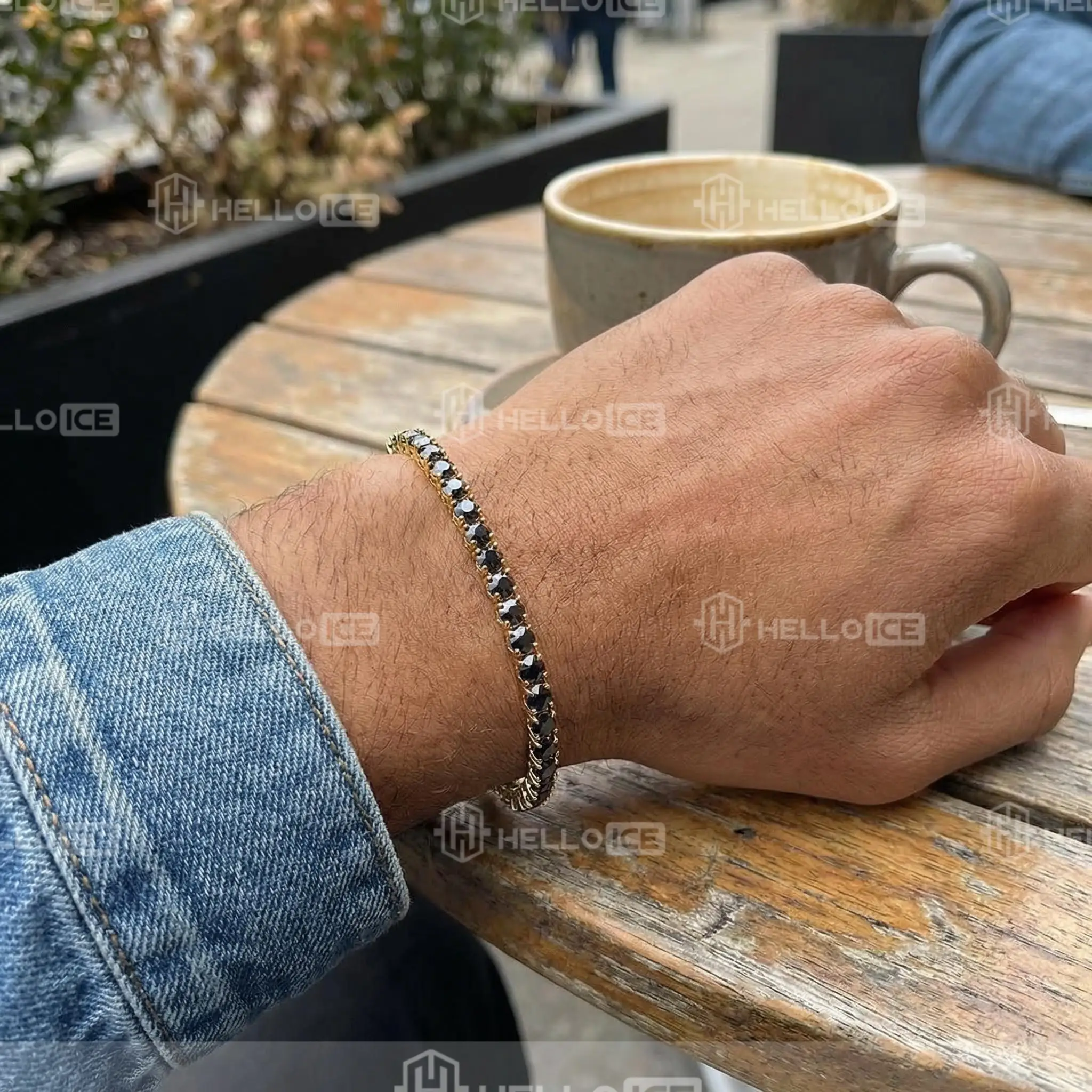 Helloice Review Image