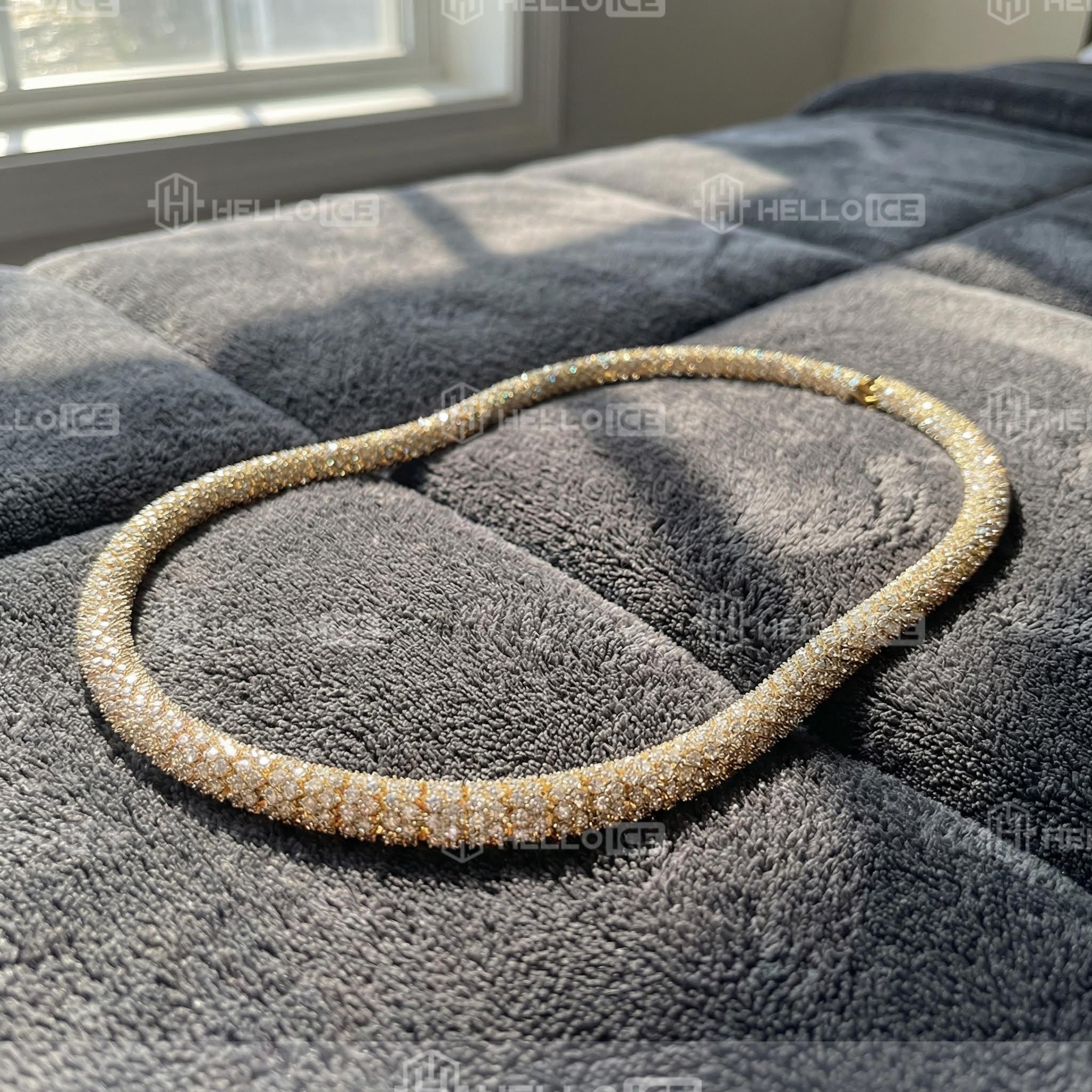 Helloice Review Image