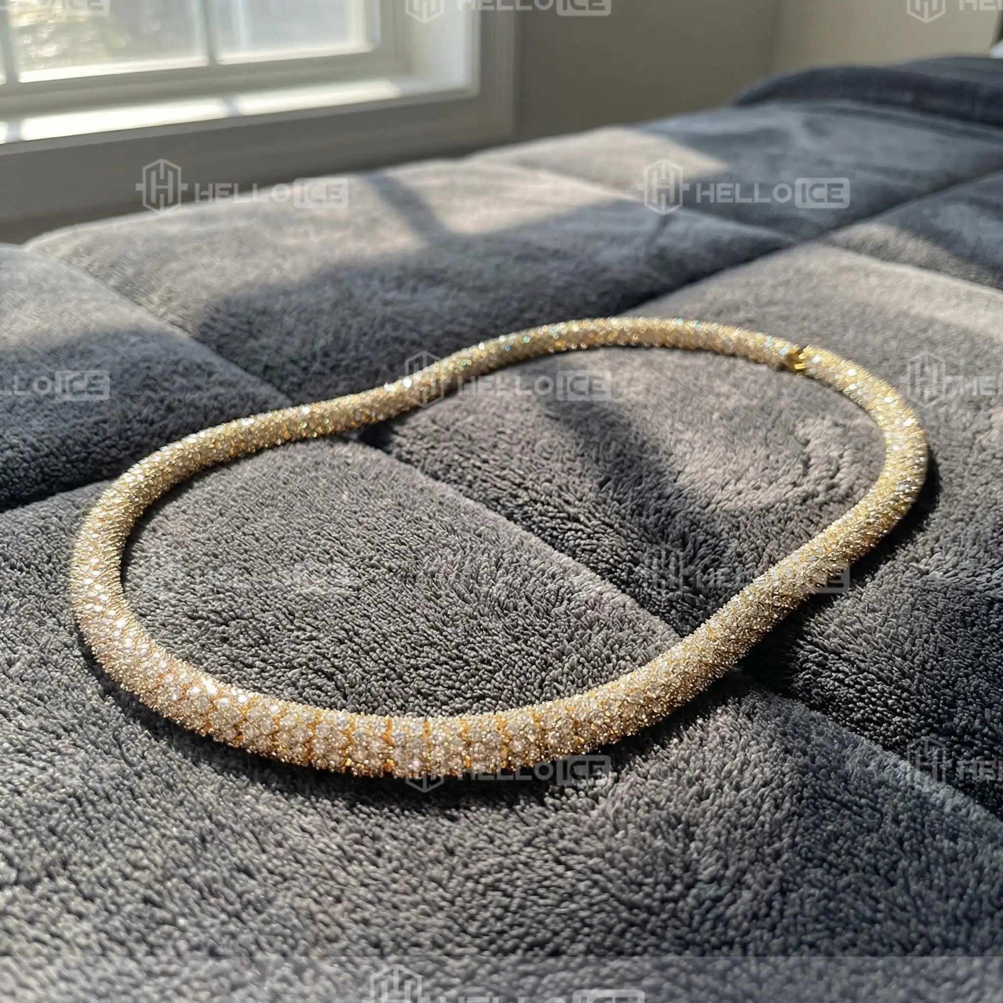 Helloice Review Image