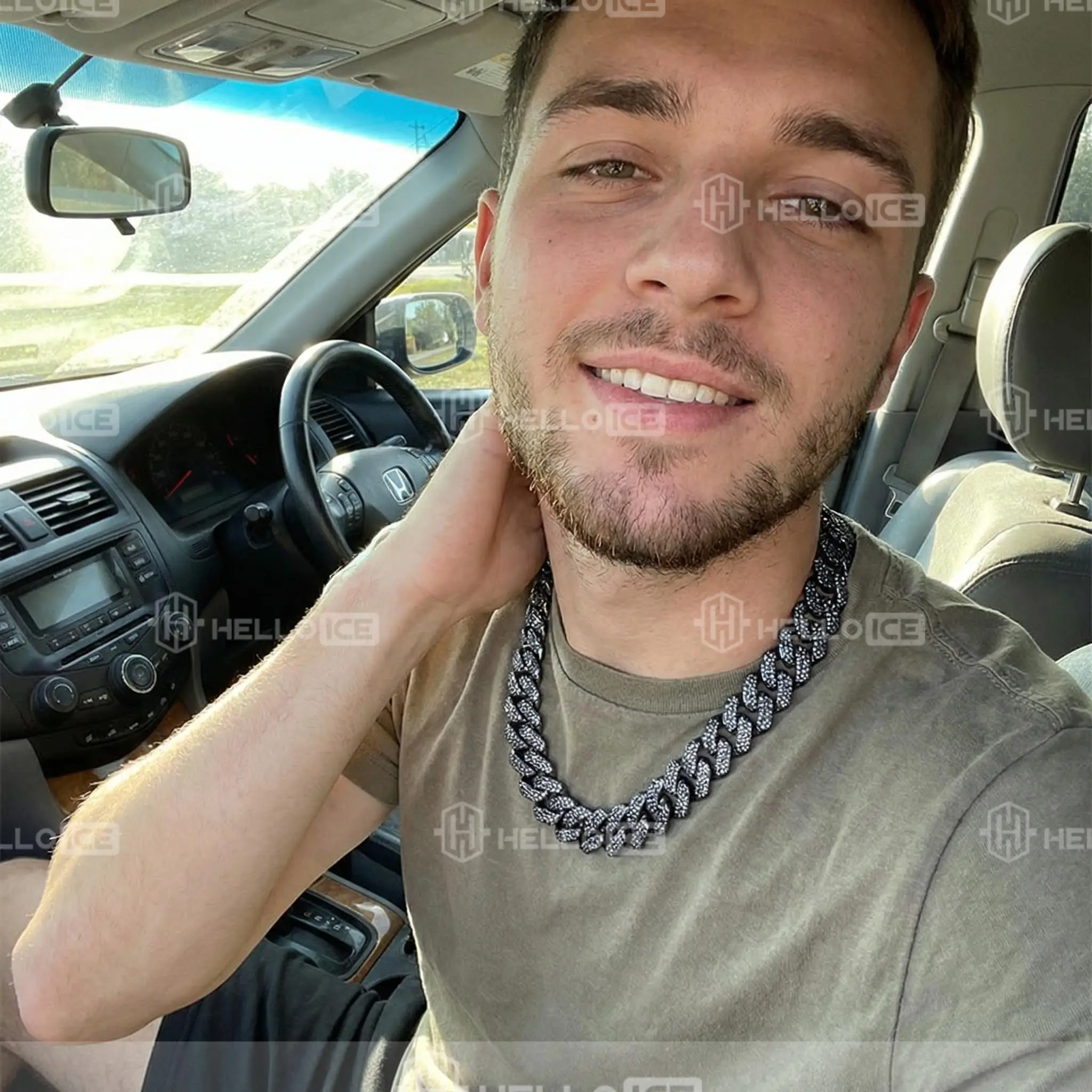 Helloice Review Image