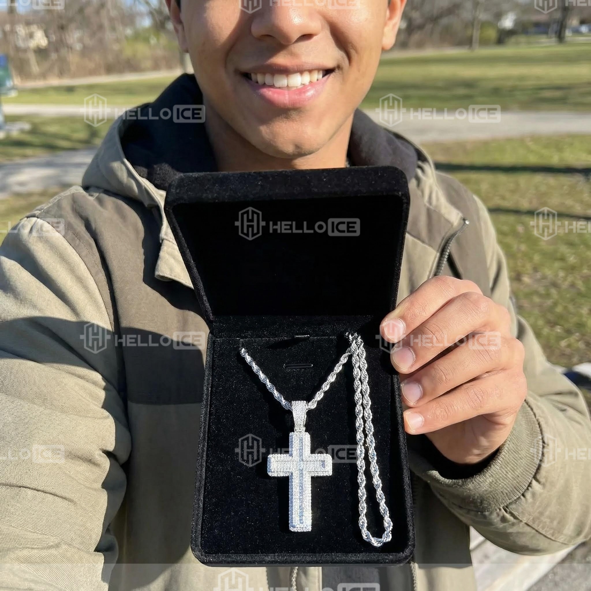 Helloice Review Image