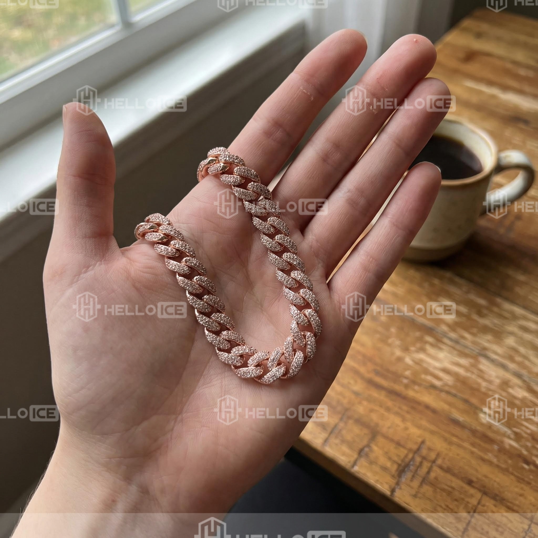 Helloice Review Image