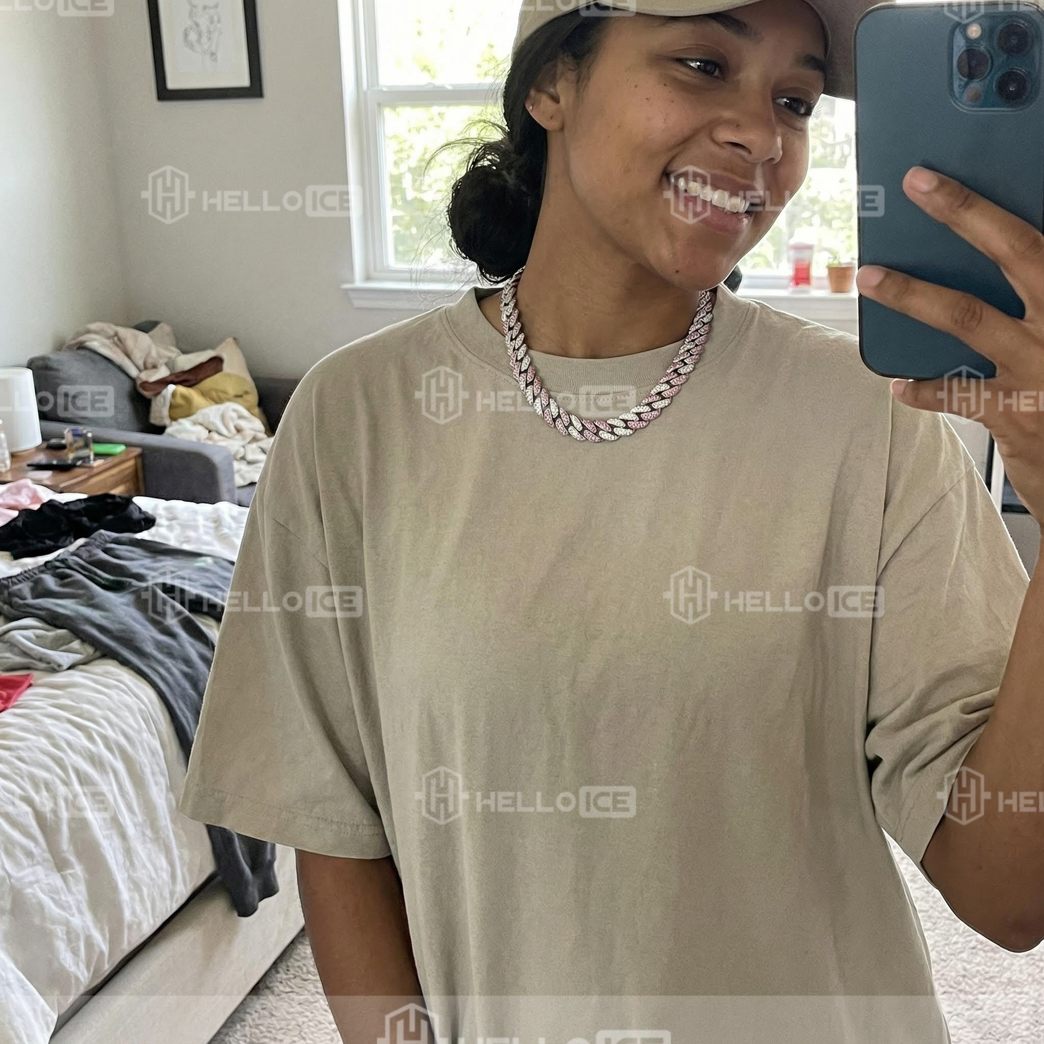 Helloice Review Image