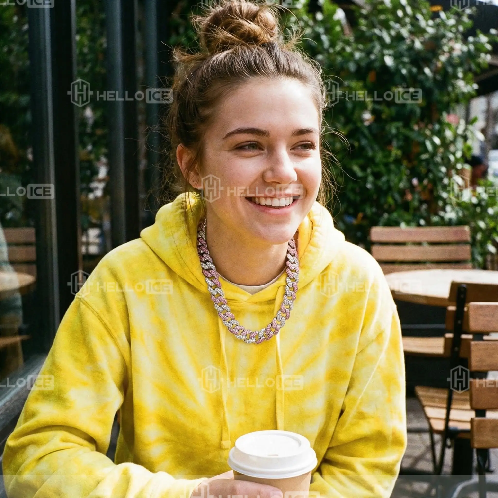 Helloice Review Image