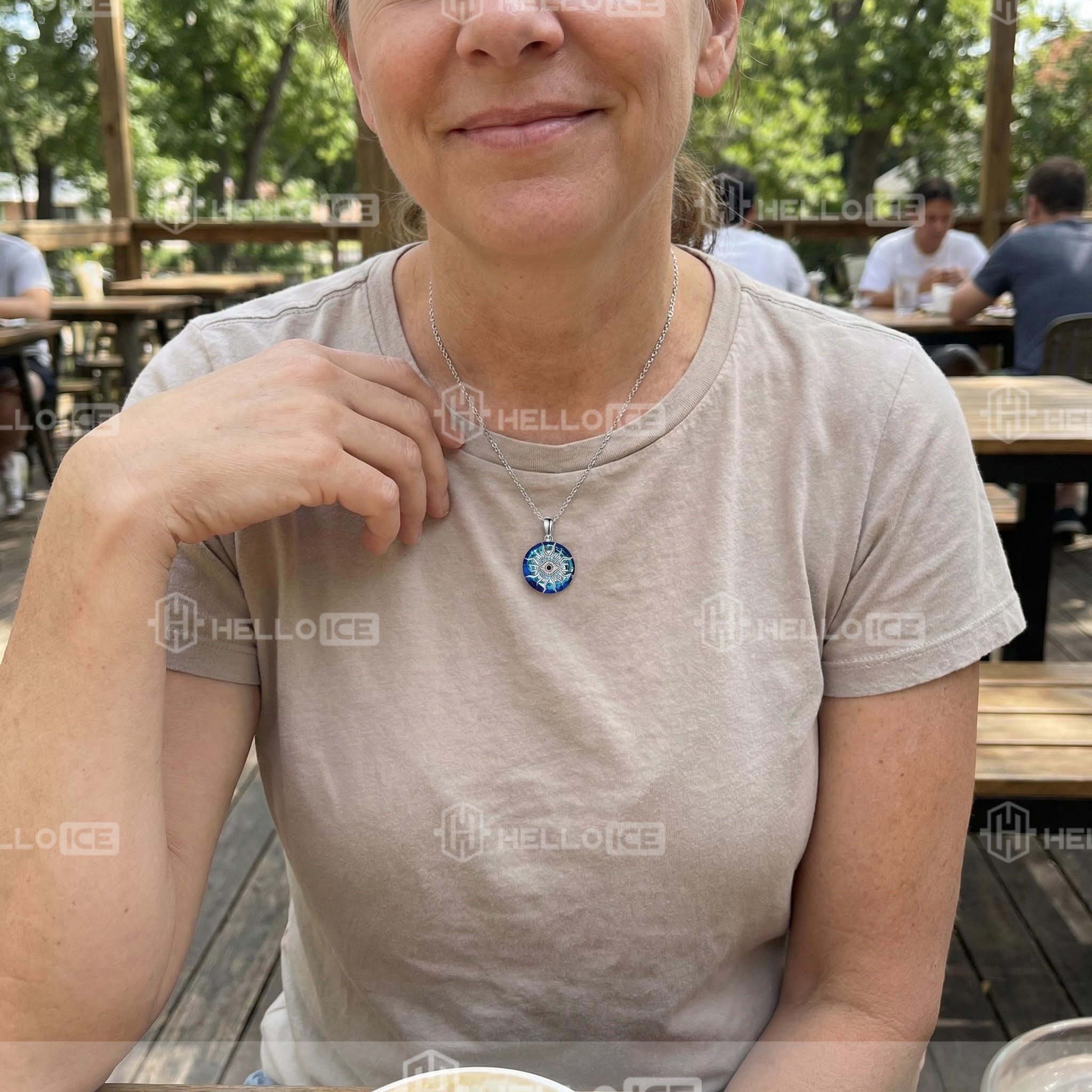 Helloice Review Image