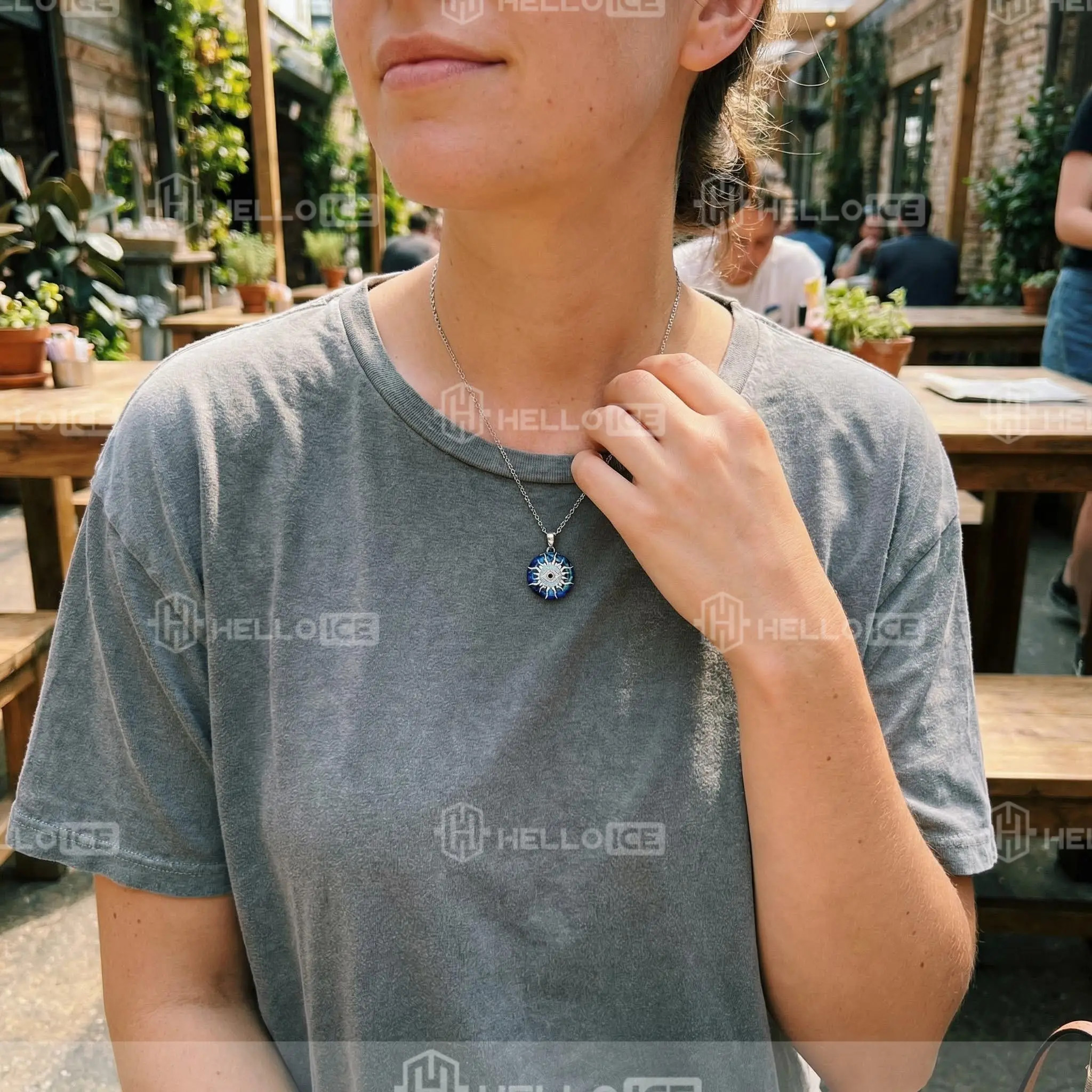 Helloice Review Image